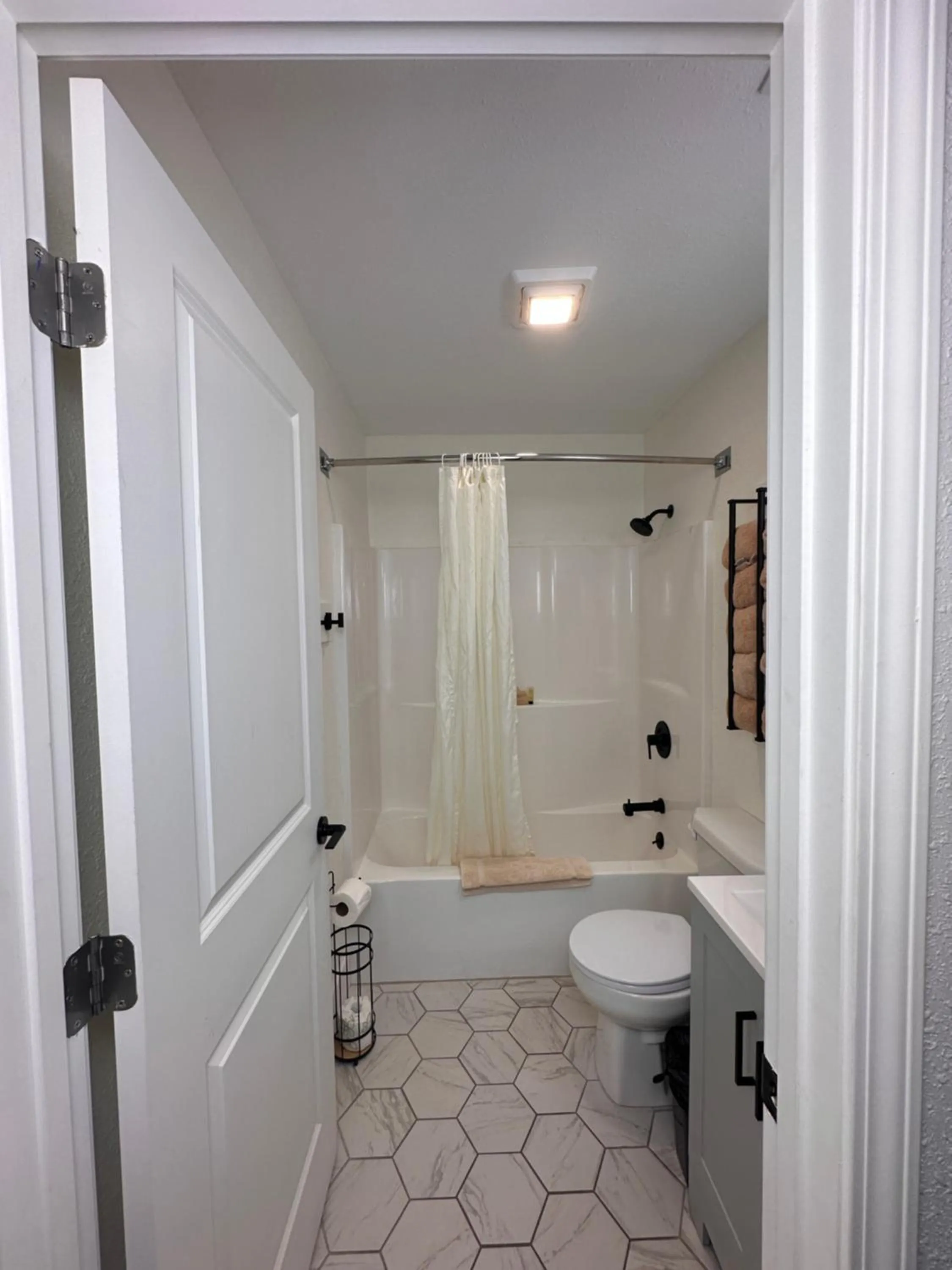 Bathroom in Alhonna Resort