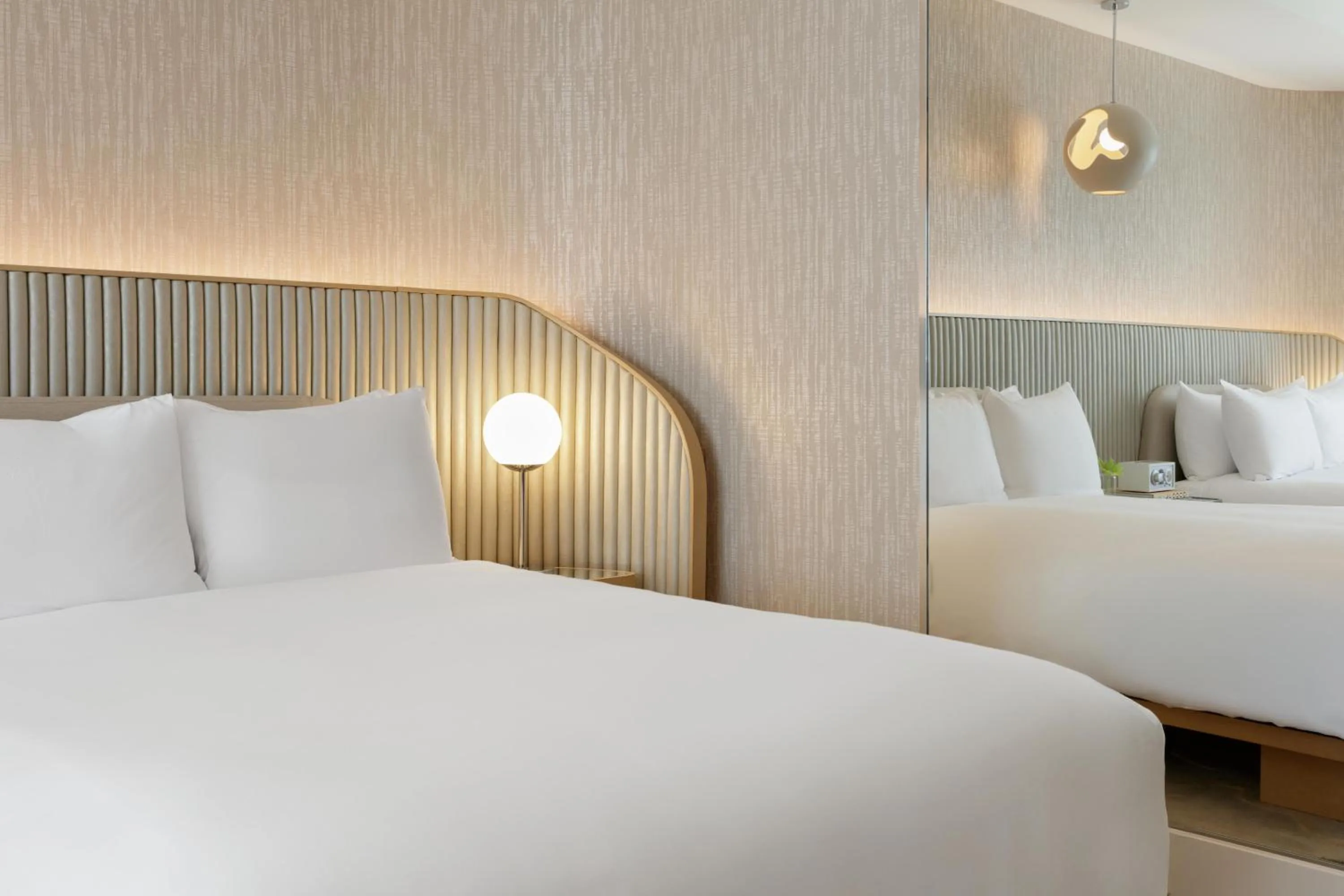 Bedroom, Bed in Andaz Miami Beach Resort & Spa