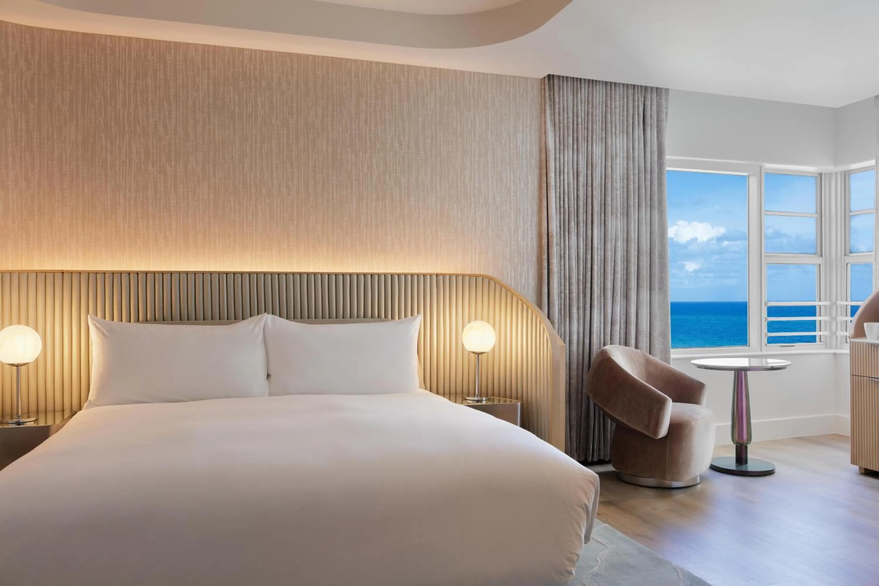 Bedroom, Bed in Andaz Miami Beach, By Hyatt