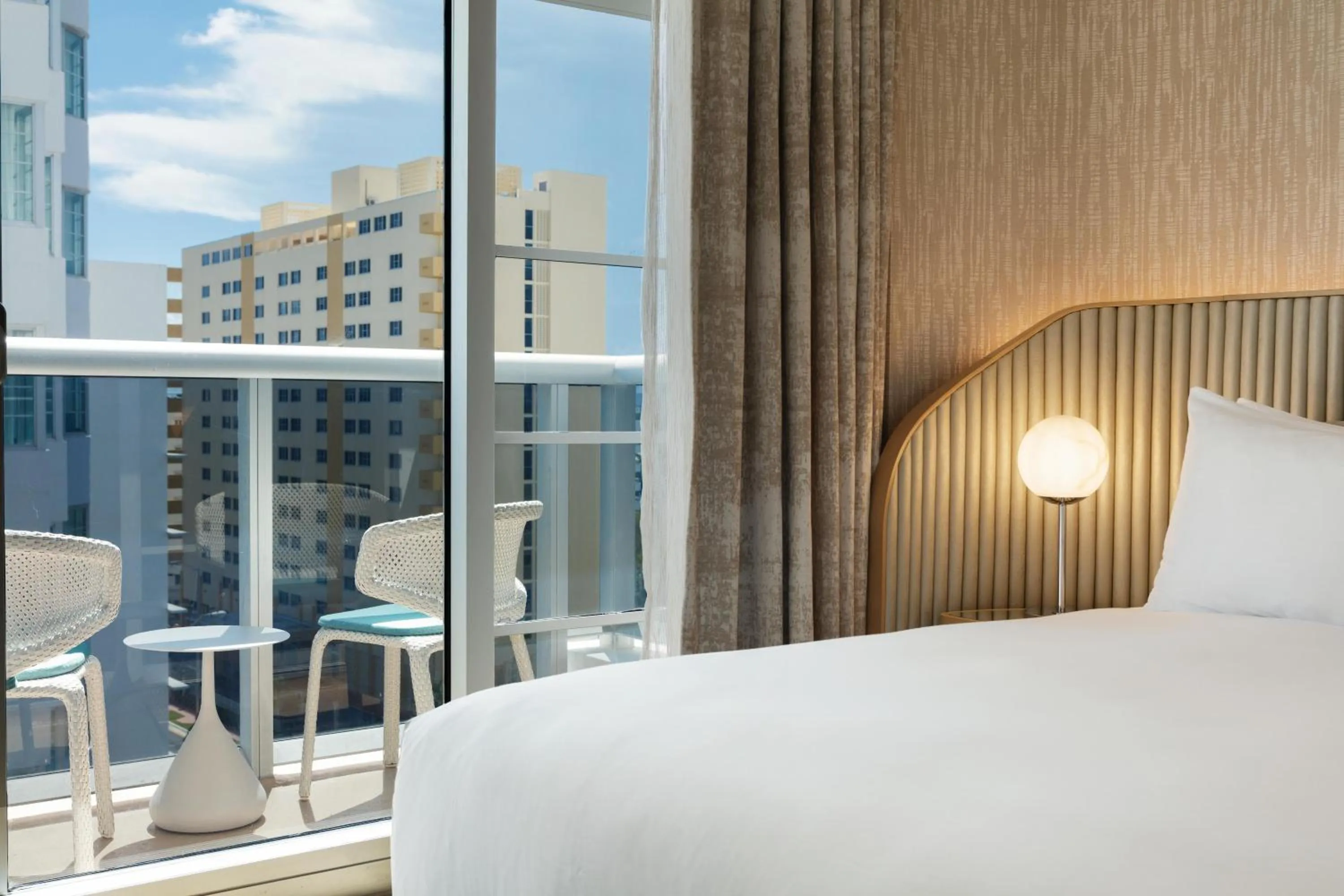 Bedroom, Bed in Andaz Miami Beach Resort & Spa