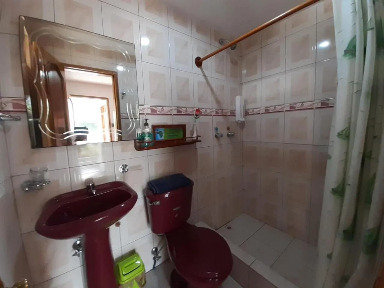 Bathroom in Suymar Ecolodge Galapagos