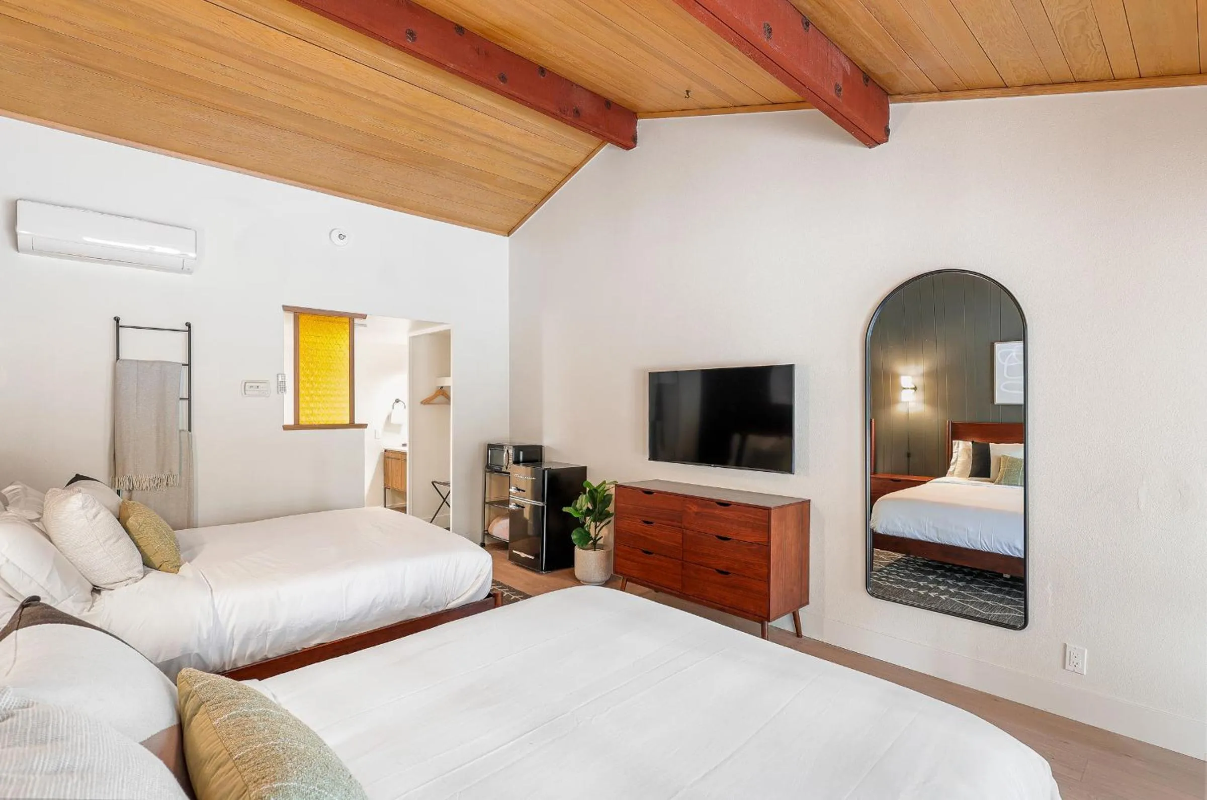 Bed in Cave Springs Resort