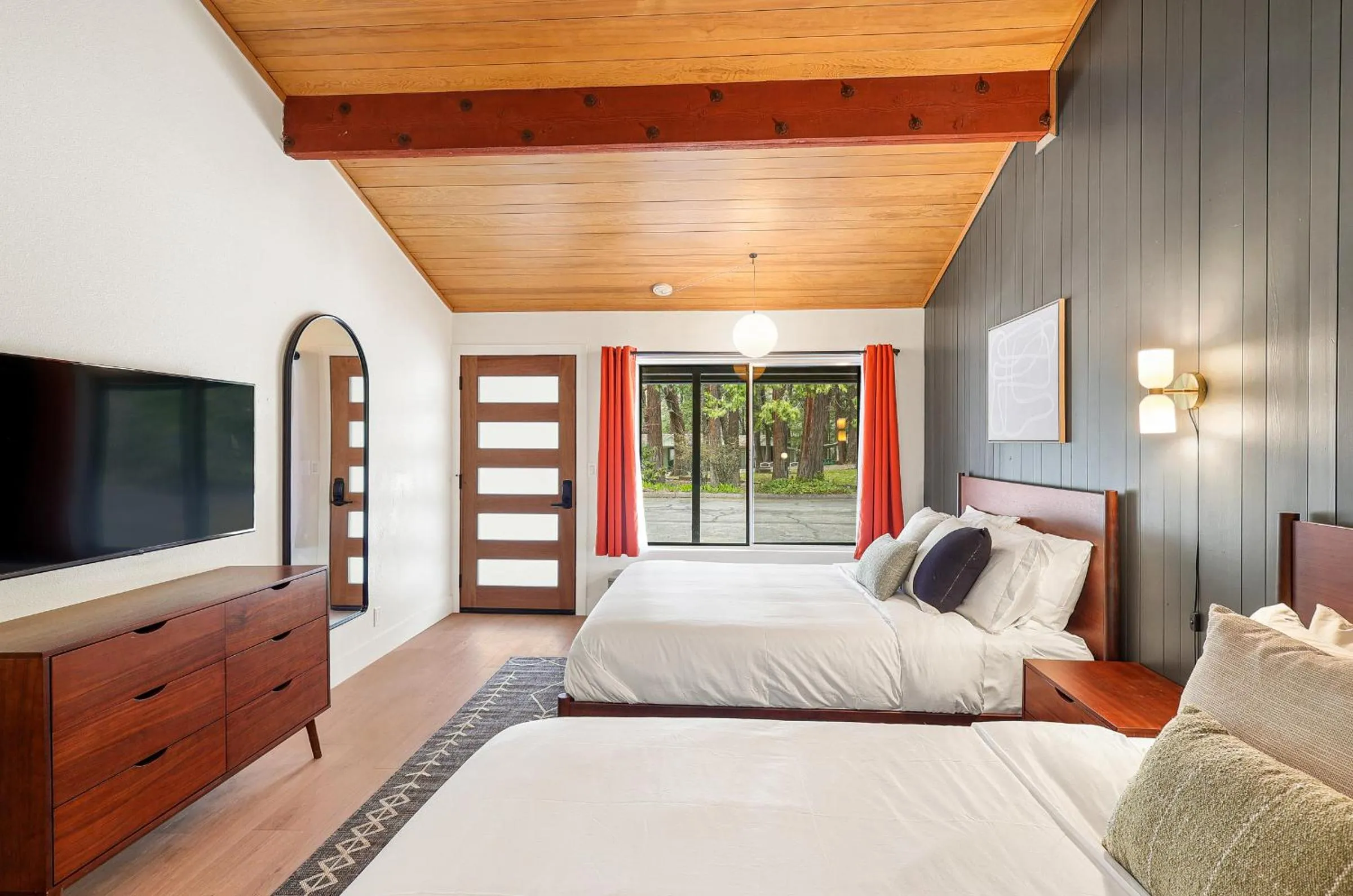 Bed in Cave Springs Resort