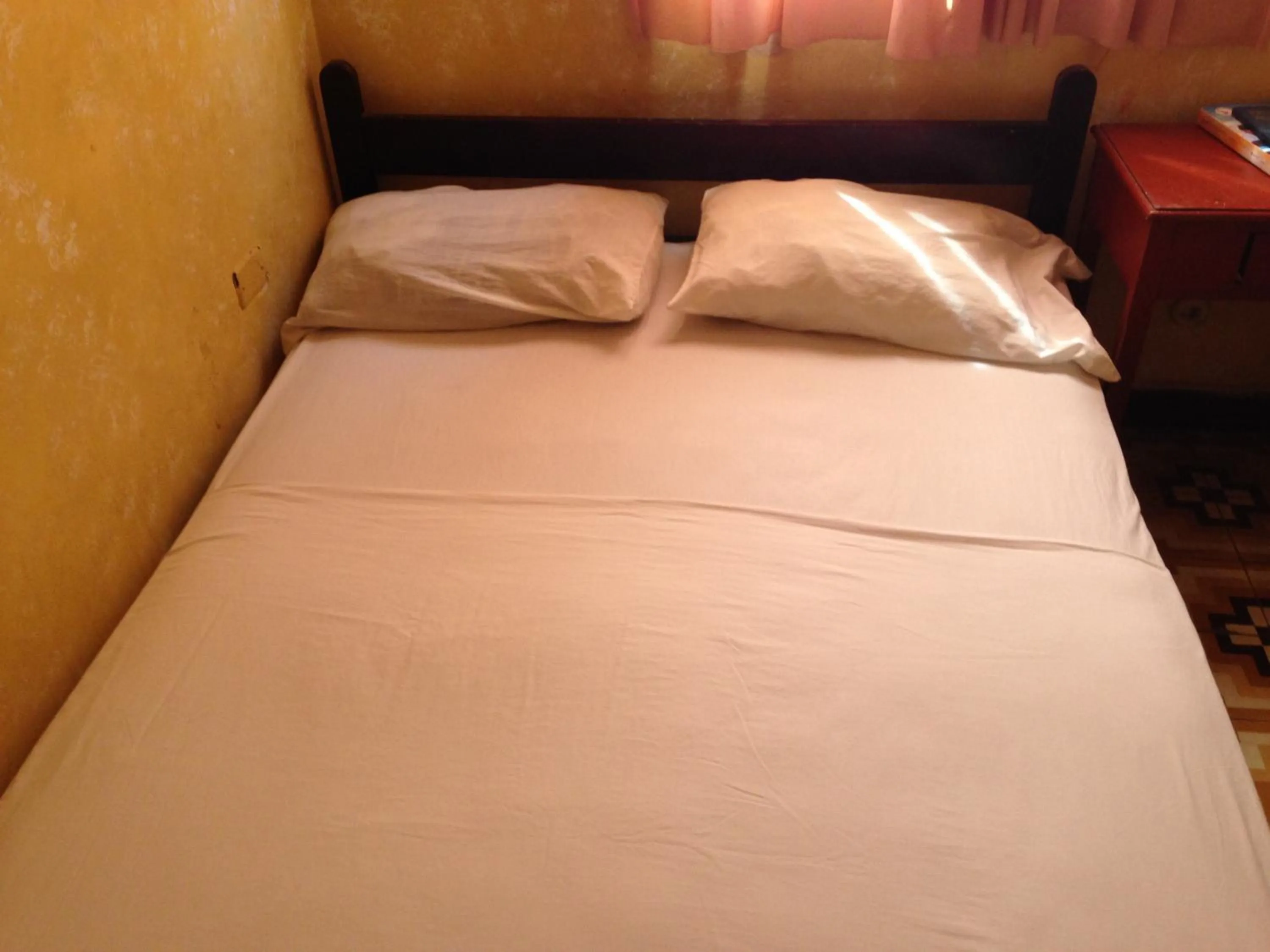 Bed in Hotel El Diamante CA