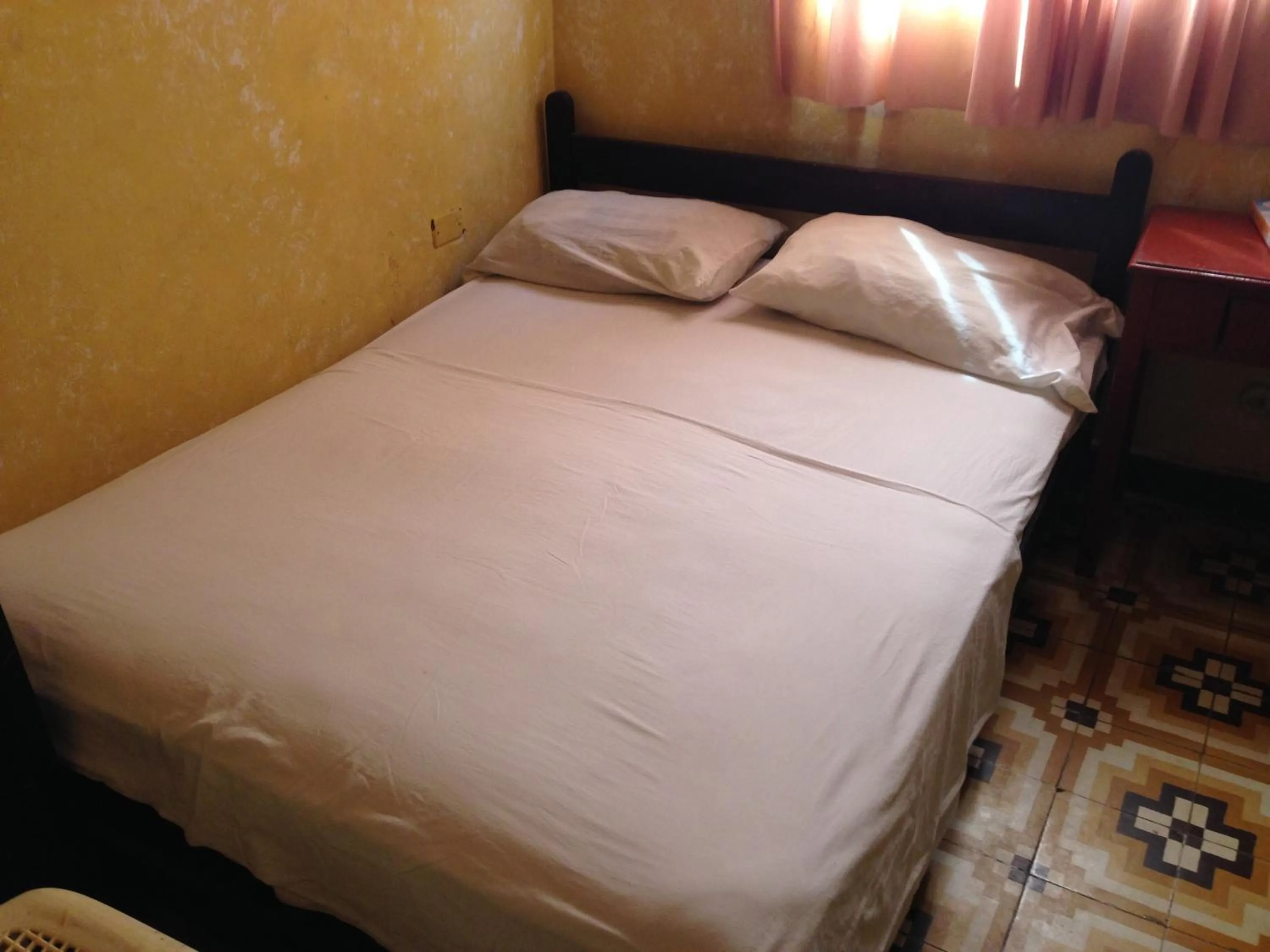 Bed in Hotel El Diamante CA