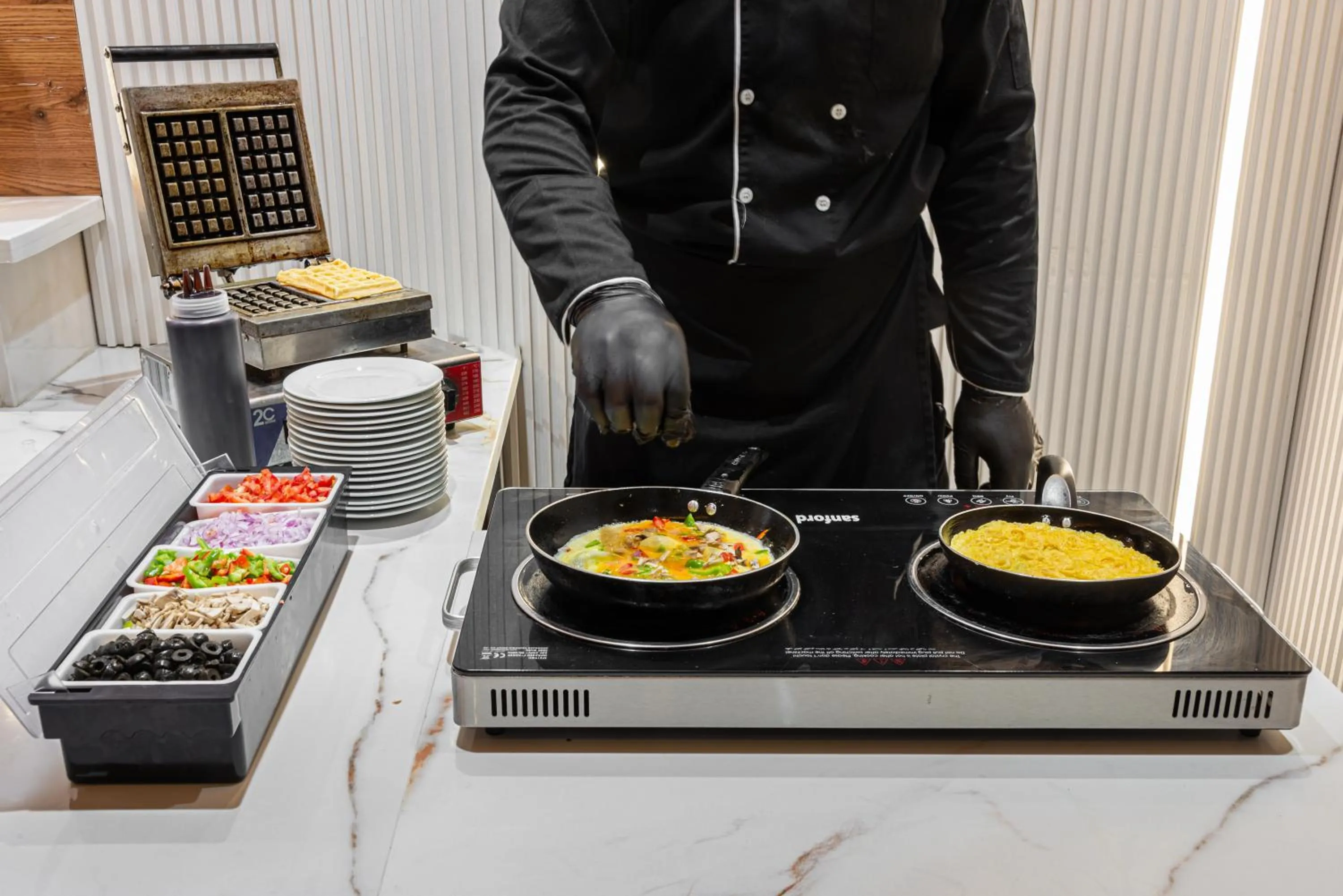 Restaurant/places to eat in Ross Hotel