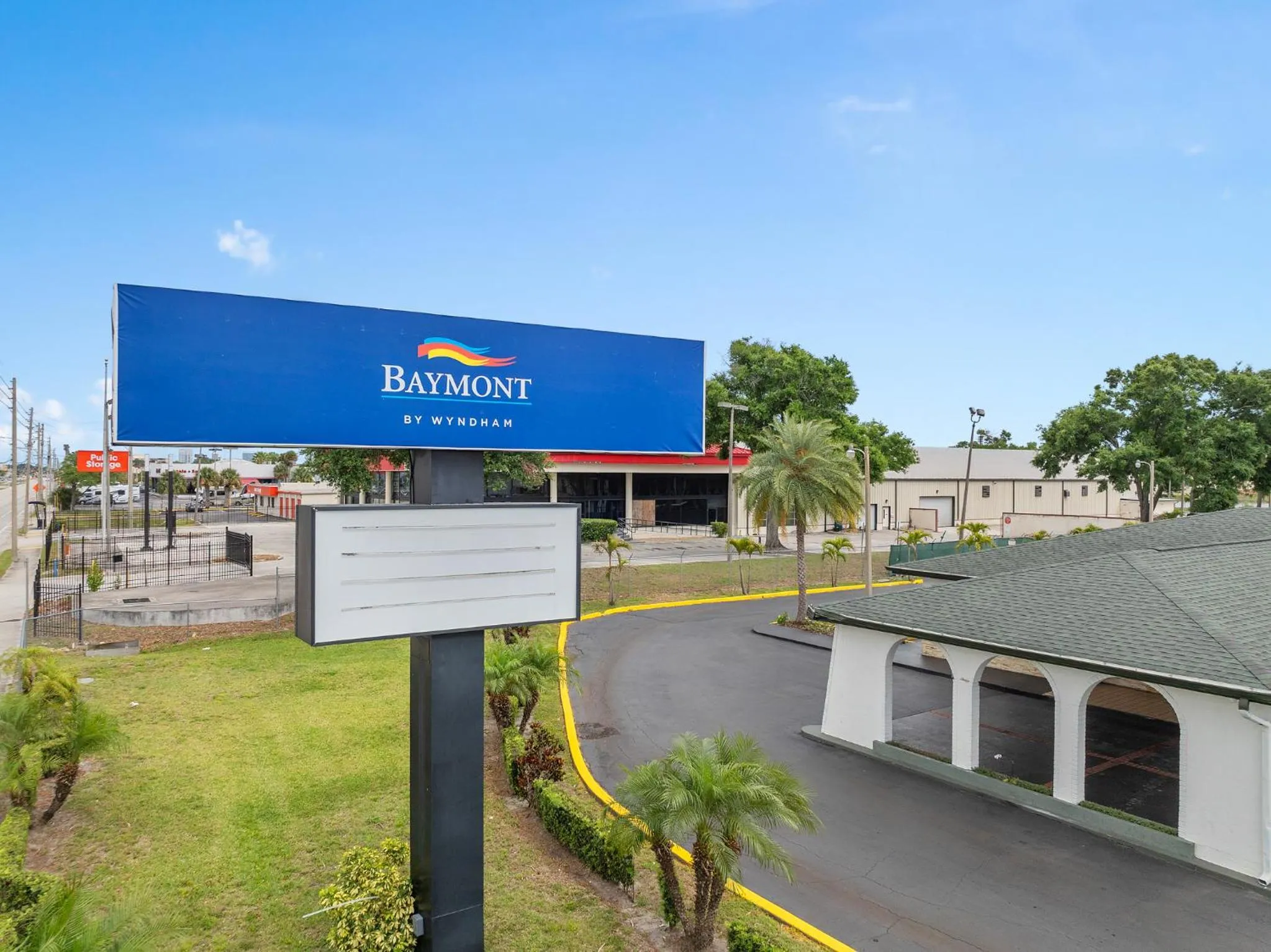 Property logo or sign in Baymont by Wyndham Orlando Downtown