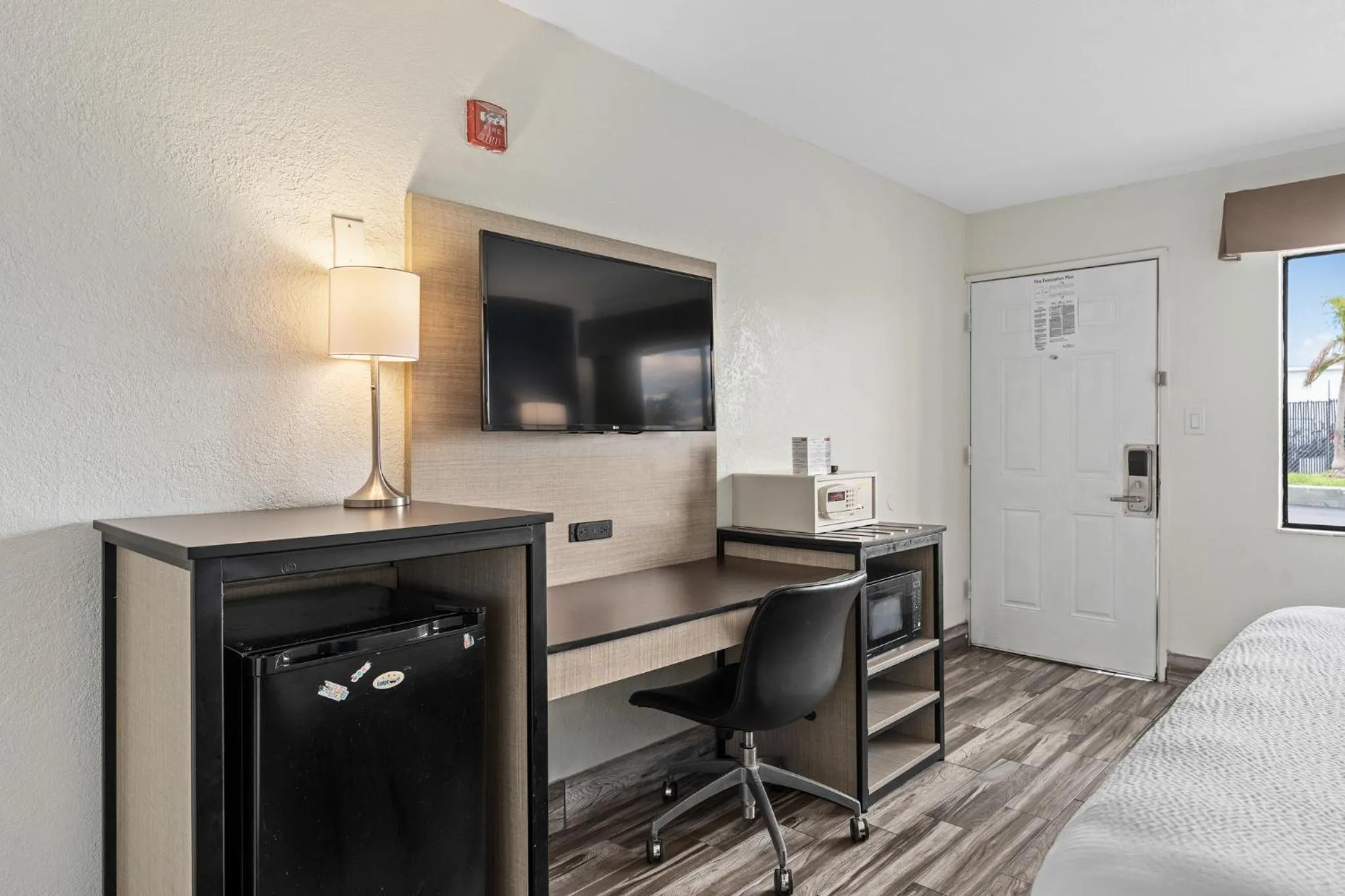 TV and multimedia, Bed in Baymont by Wyndham Orlando Downtown