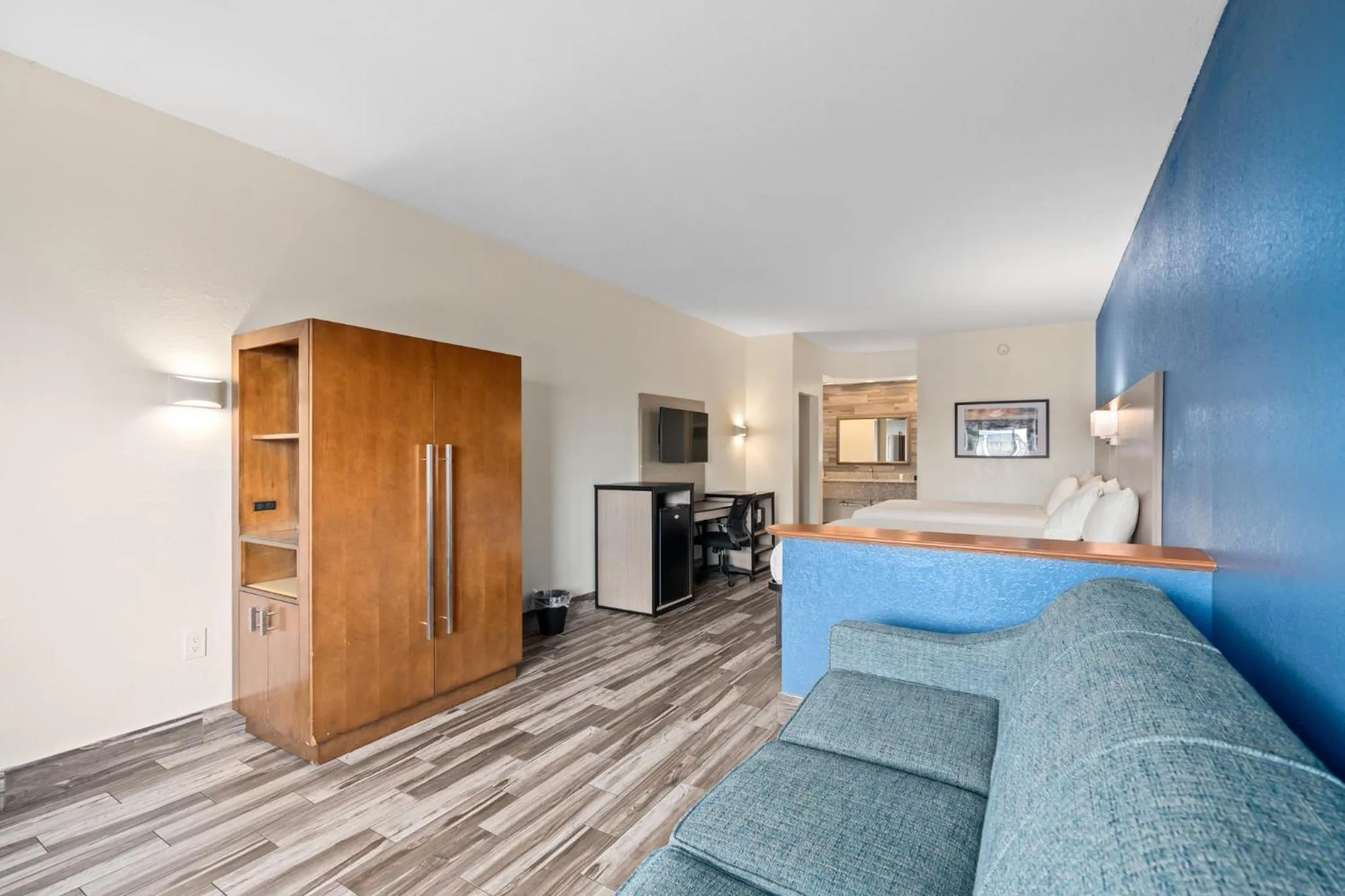 Bedroom in Baymont by Wyndham Orlando Downtown