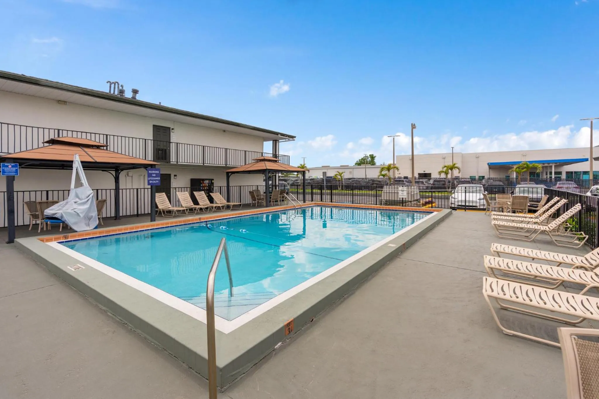 Swimming pool in Baymont by Wyndham Orlando Downtown