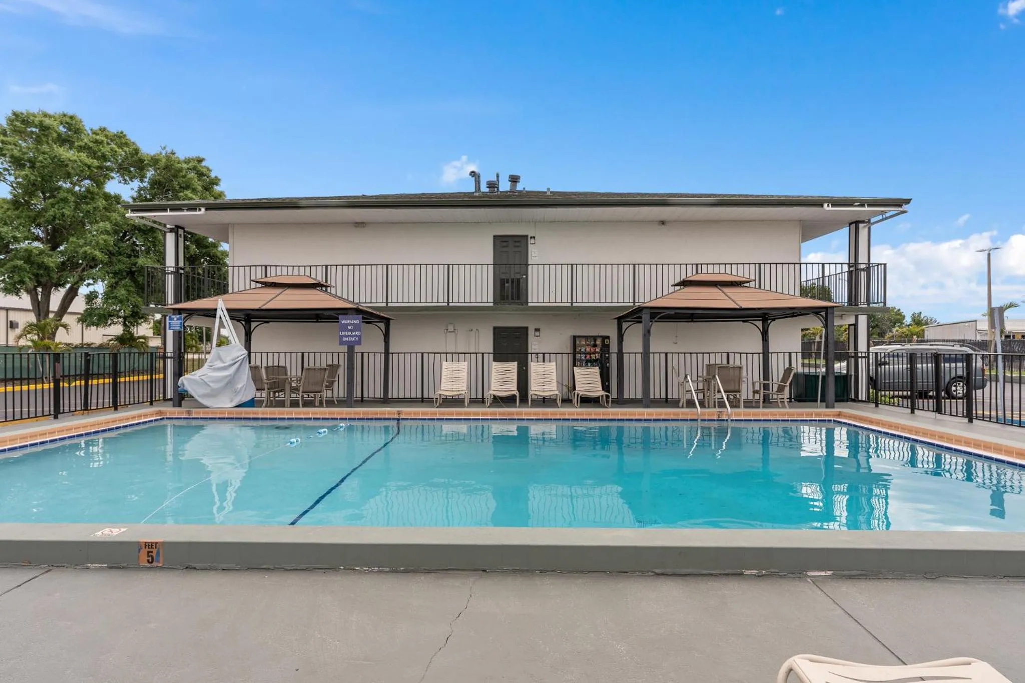 Swimming pool in Baymont by Wyndham Orlando Downtown