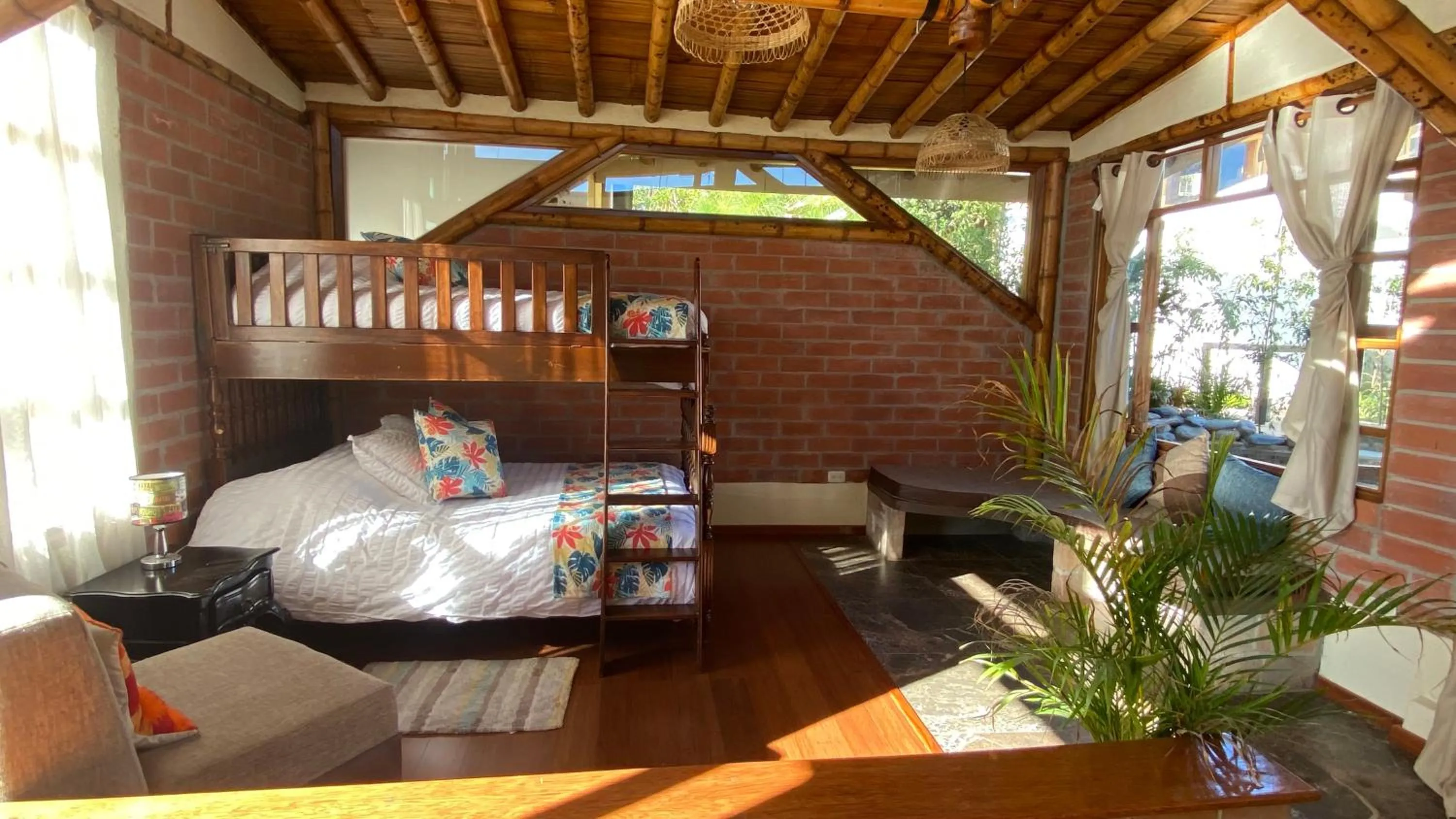 Living room in Hostería Colibri Aeropuerto