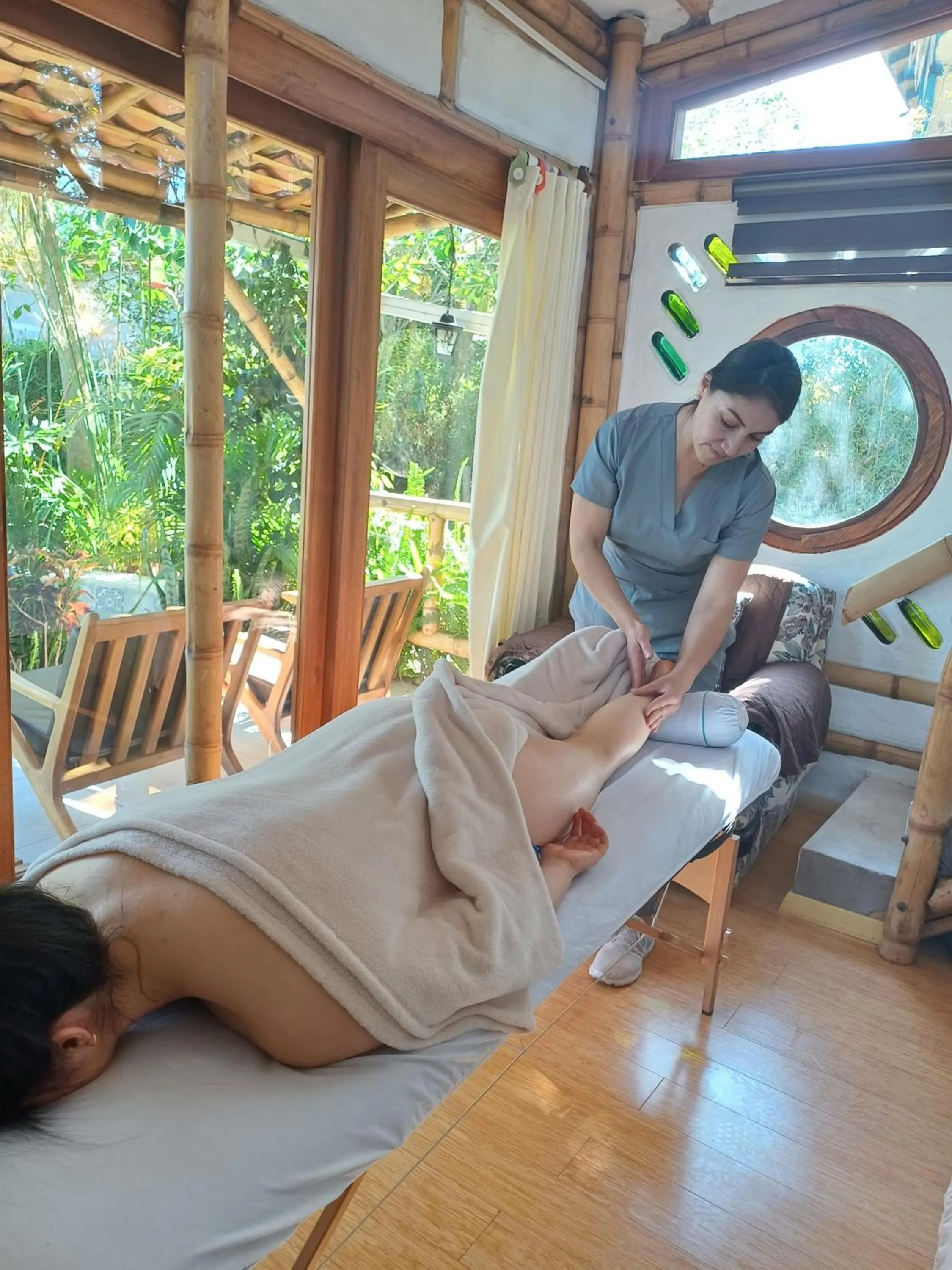 Massage in Hostería Colibri Aeropuerto