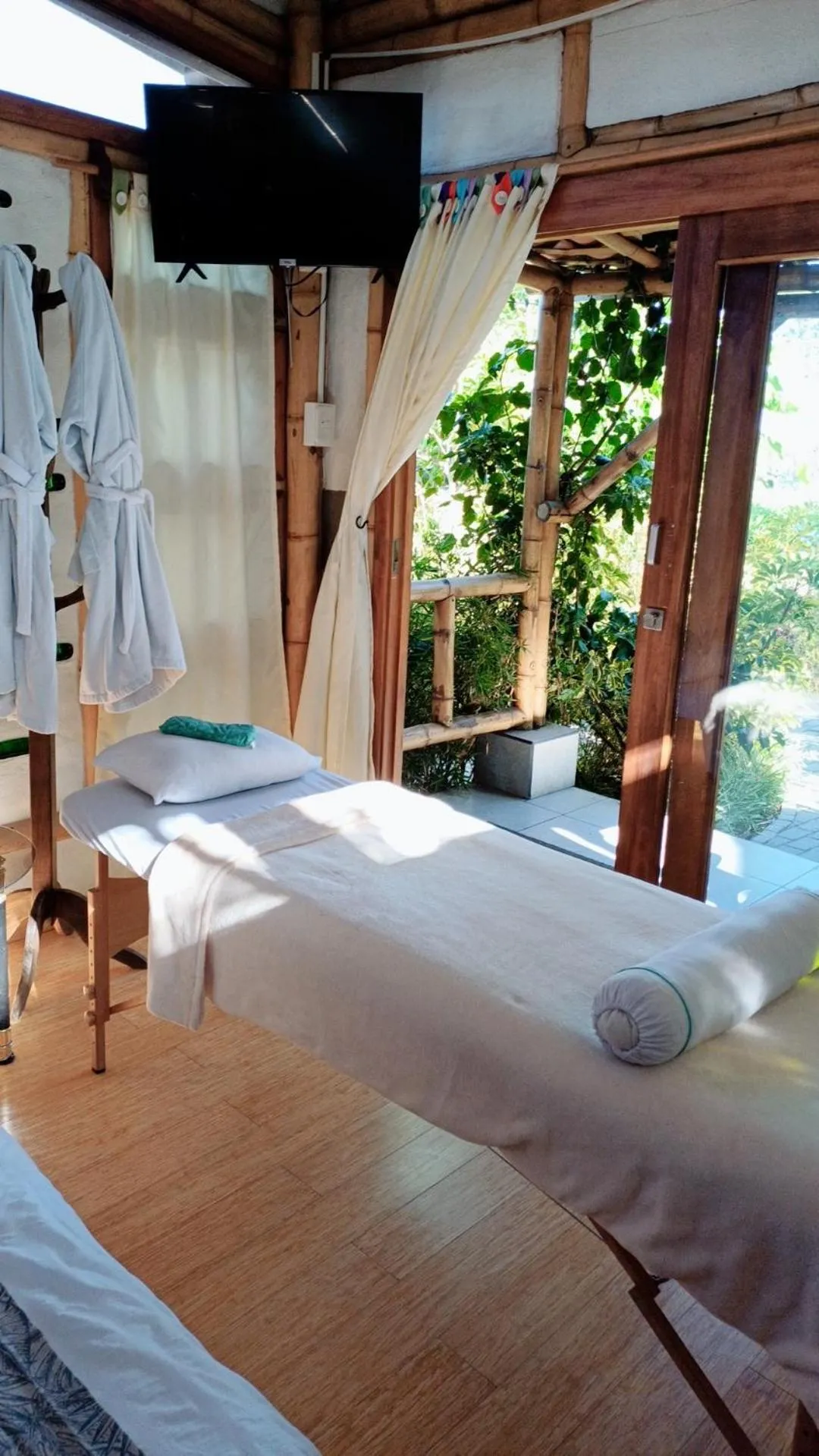 Spa and wellness centre/facilities, Bed in Hostería Colibri Aeropuerto