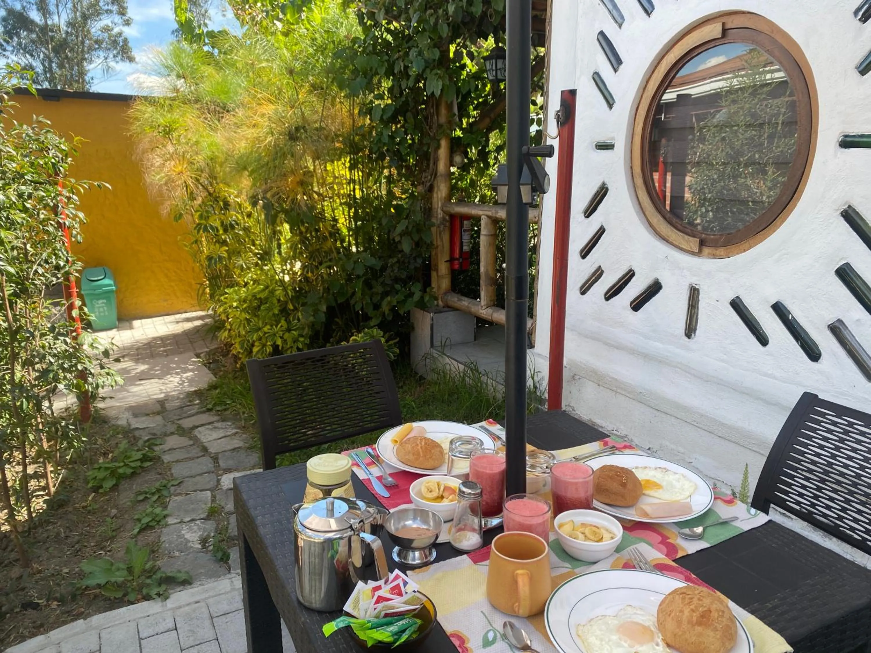 Breakfast in Hostería Colibri Aeropuerto