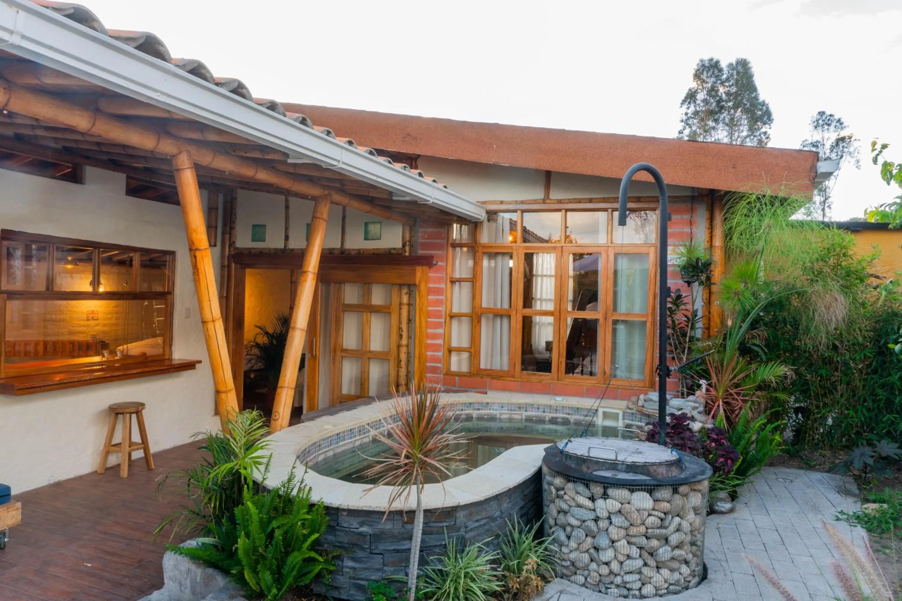 Hot Tub in Hostería Colibri Aeropuerto