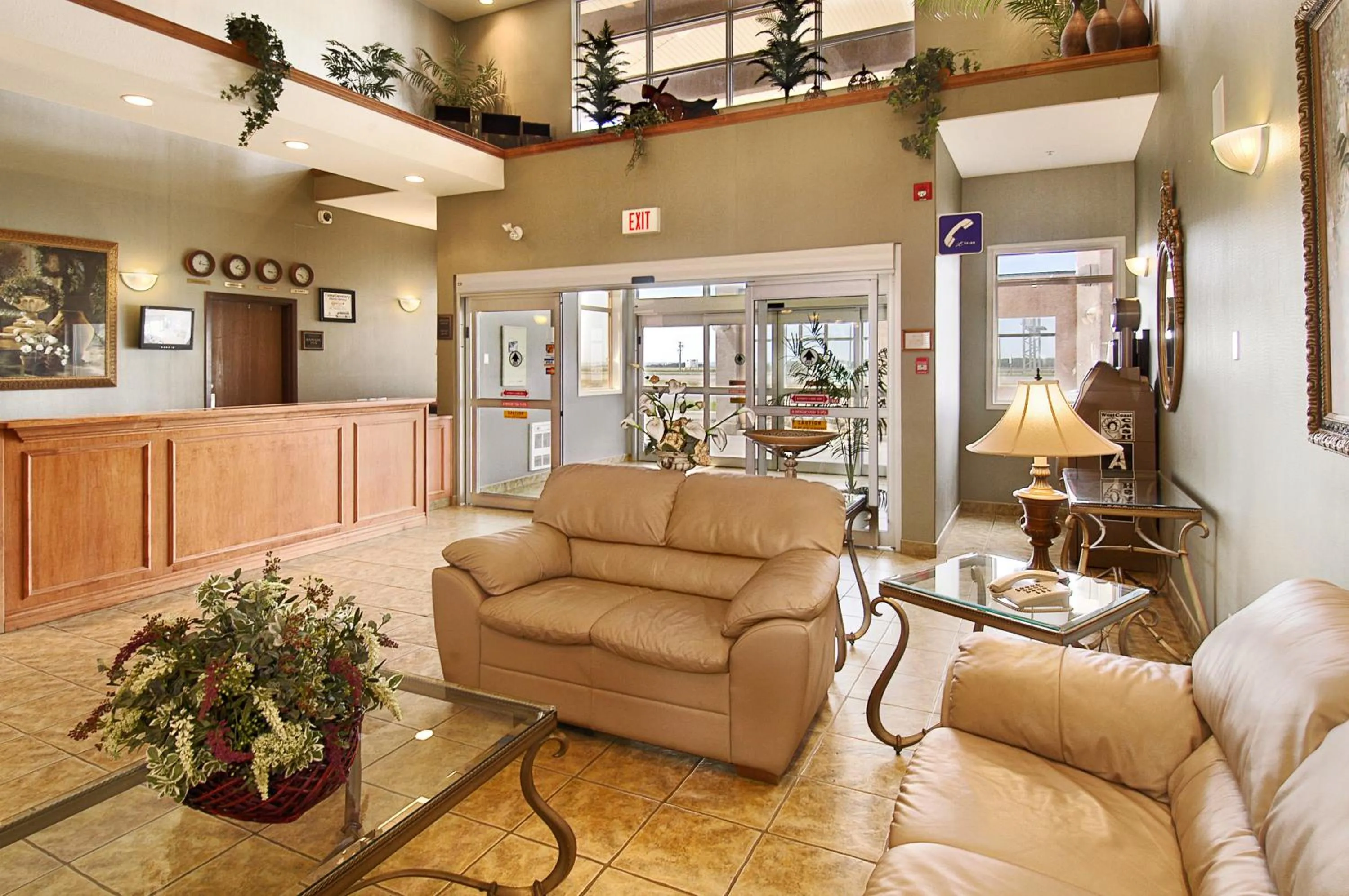Lobby or reception in Ramada by Wyndham Clairmont/Grande Prairie