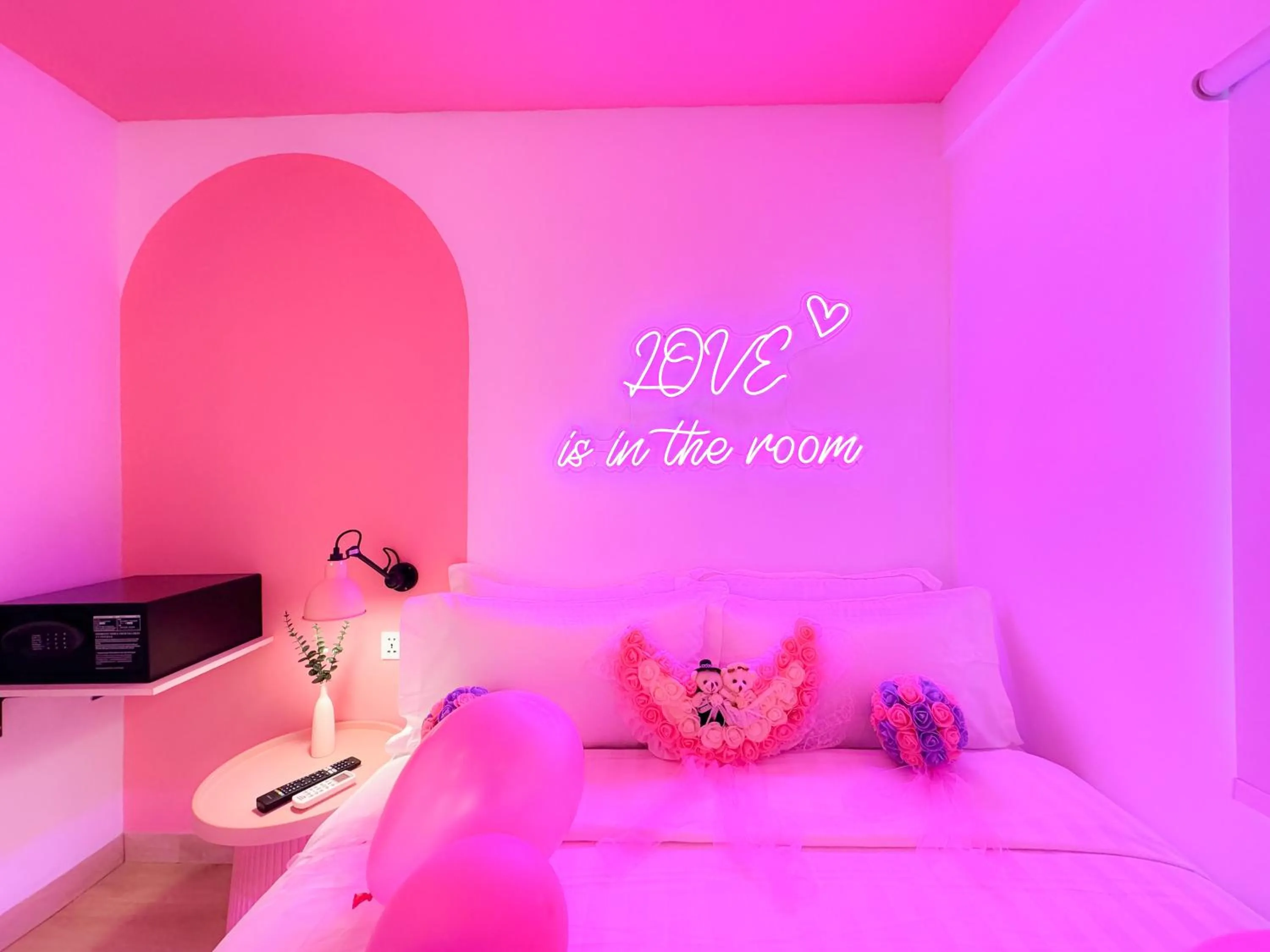 Bed in Apple 1 Hotel Gurney