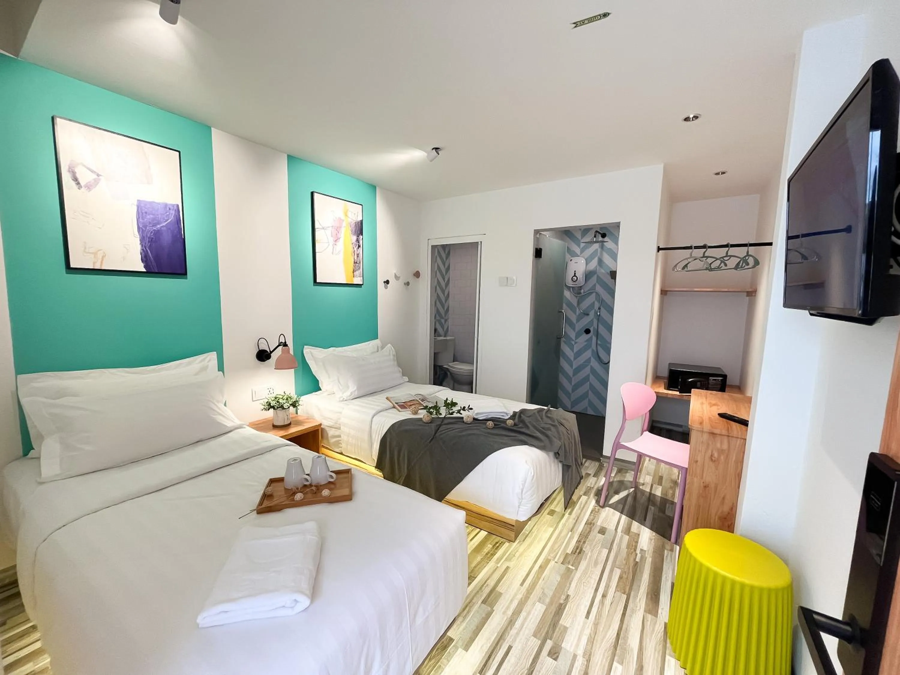 Photo of the whole room in Apple 1 Hotel Gurney