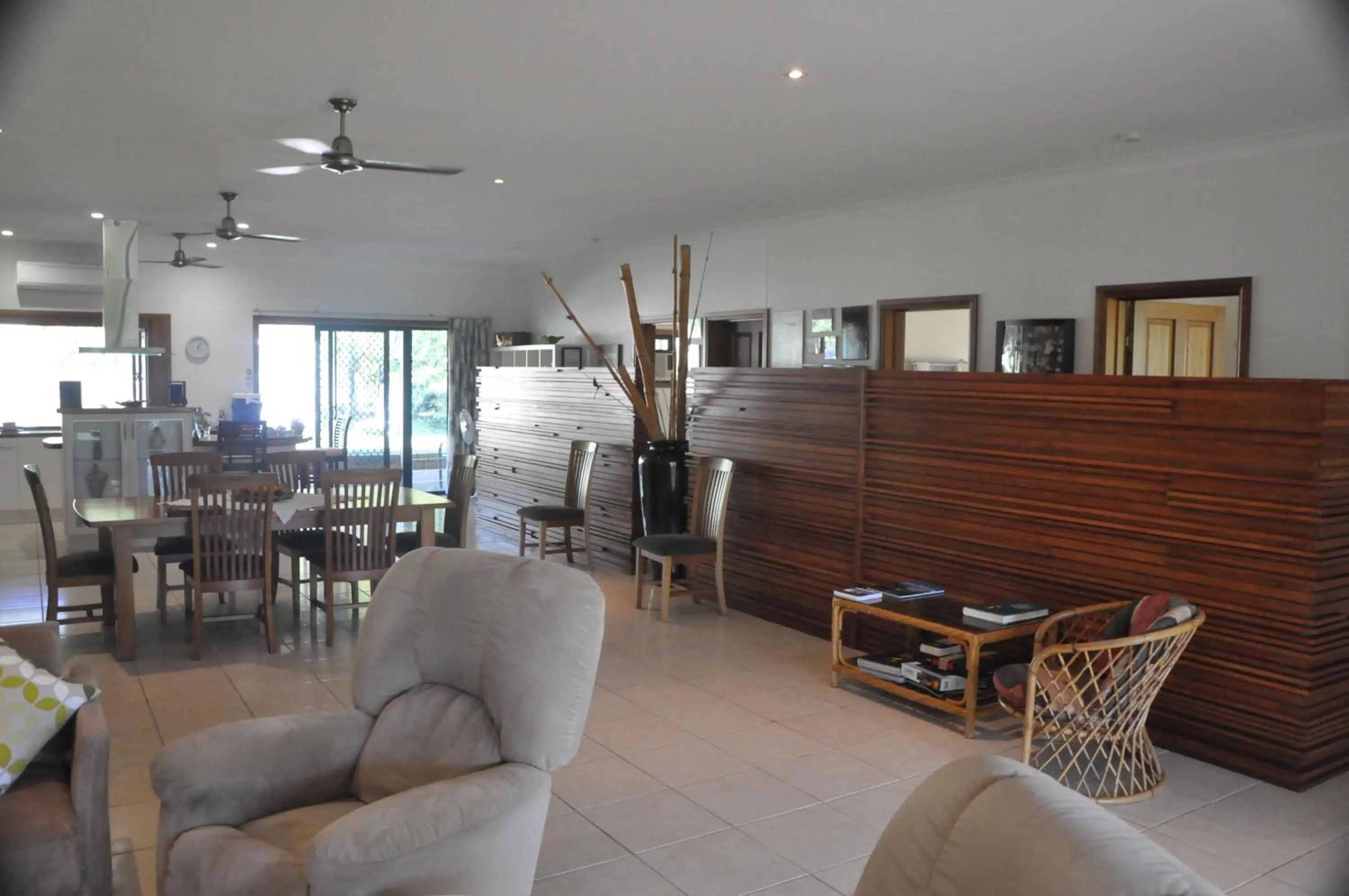 TV and multimedia in Magnetic Island Bed and Breakfast