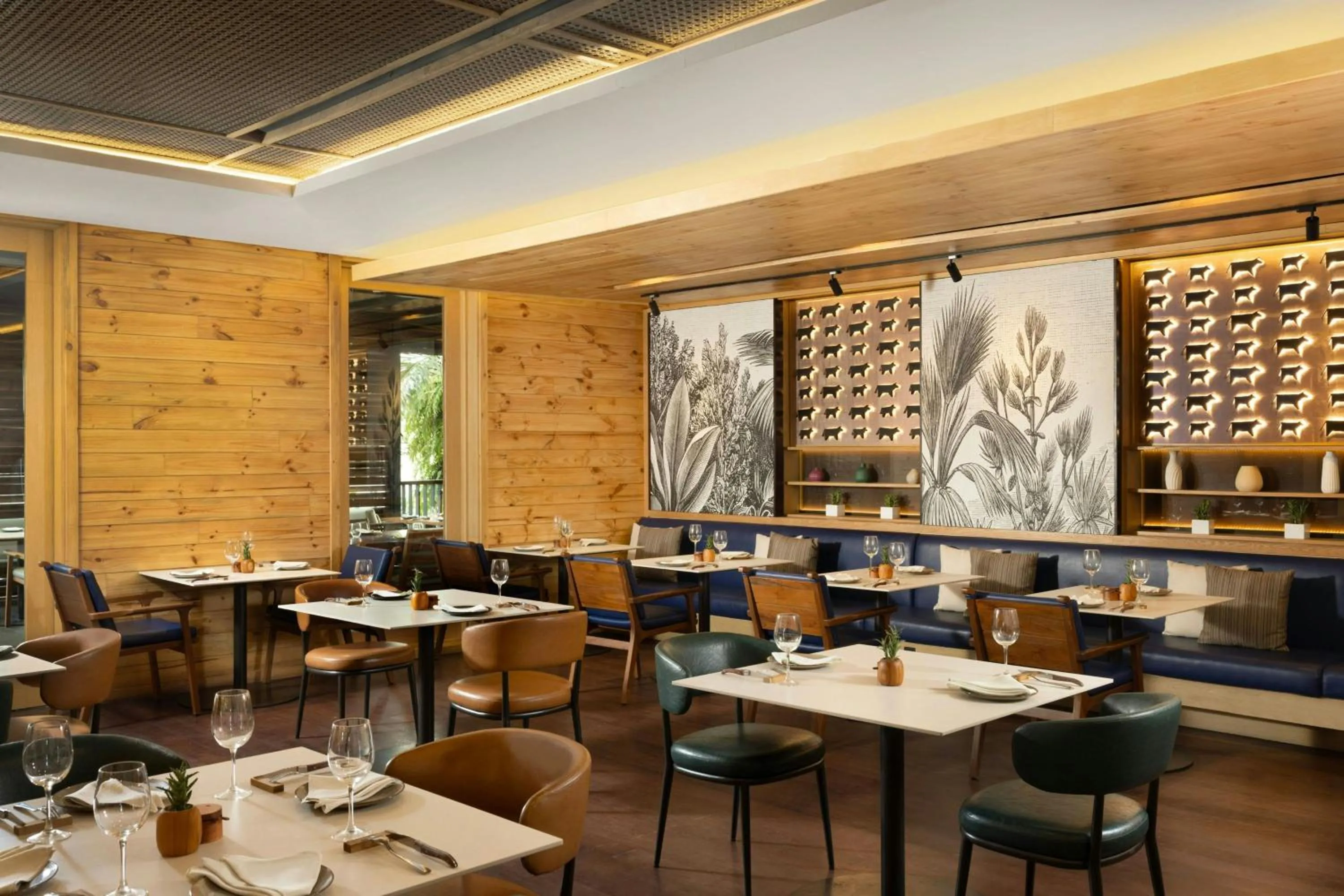 Restaurant/places to eat in Courtyard by Marriott Bali Seminyak Resort