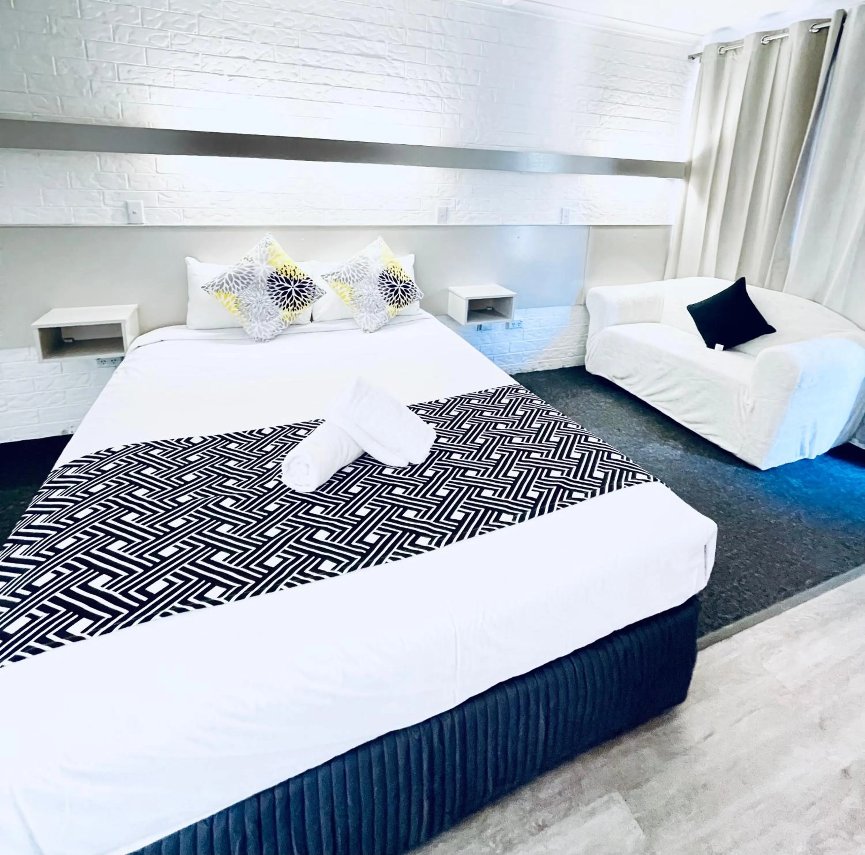 Jacaranda Place Motor Inn