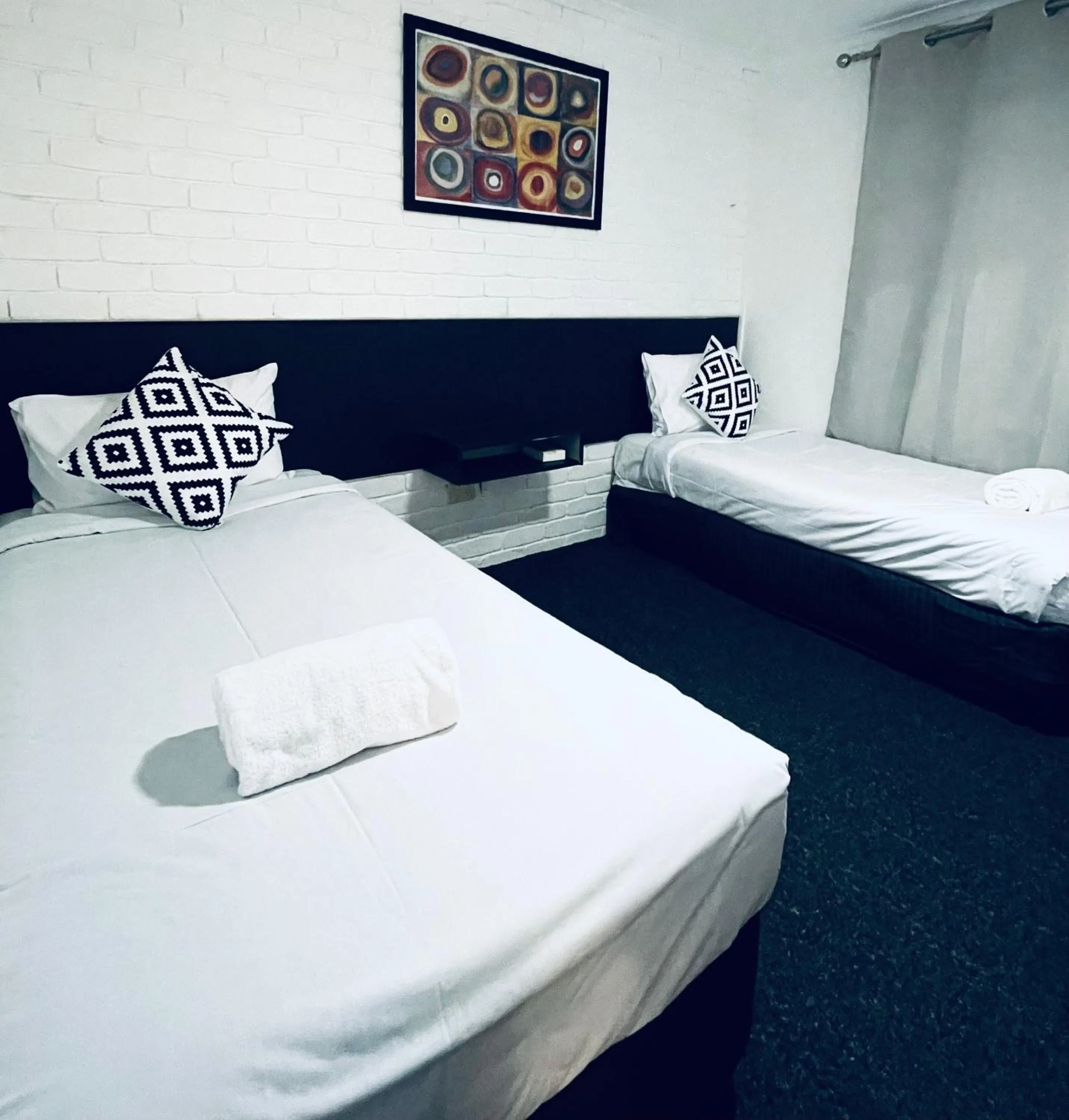 Jacaranda Place Motor Inn