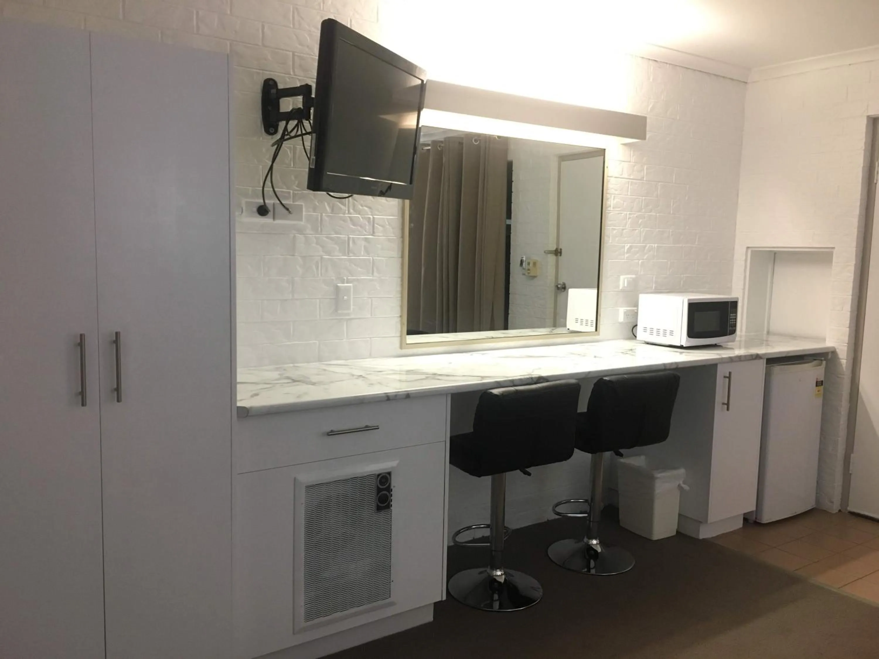 Jacaranda Place Motor Inn