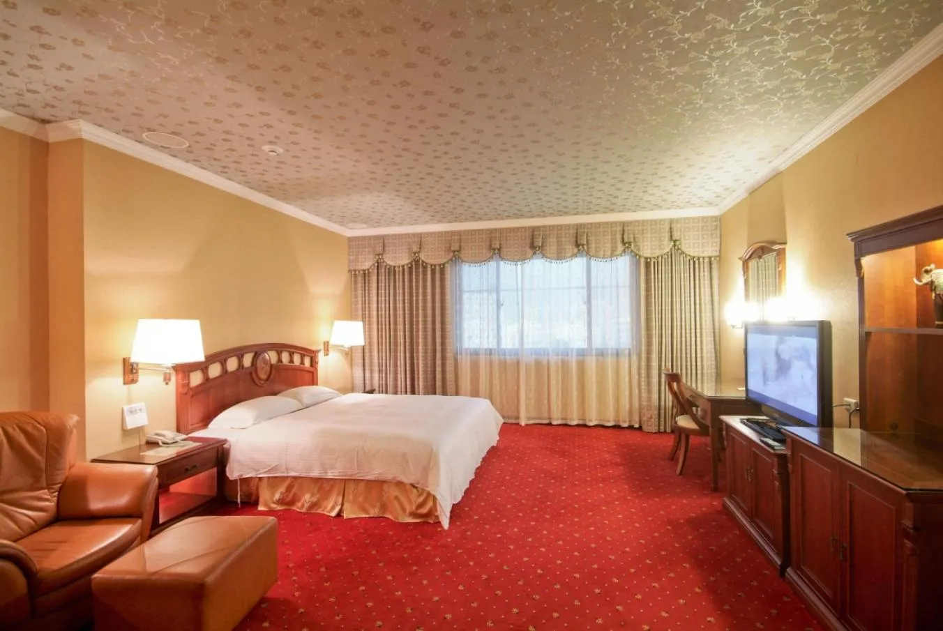 Bed in F Hotel Tainan- Pet-friendly