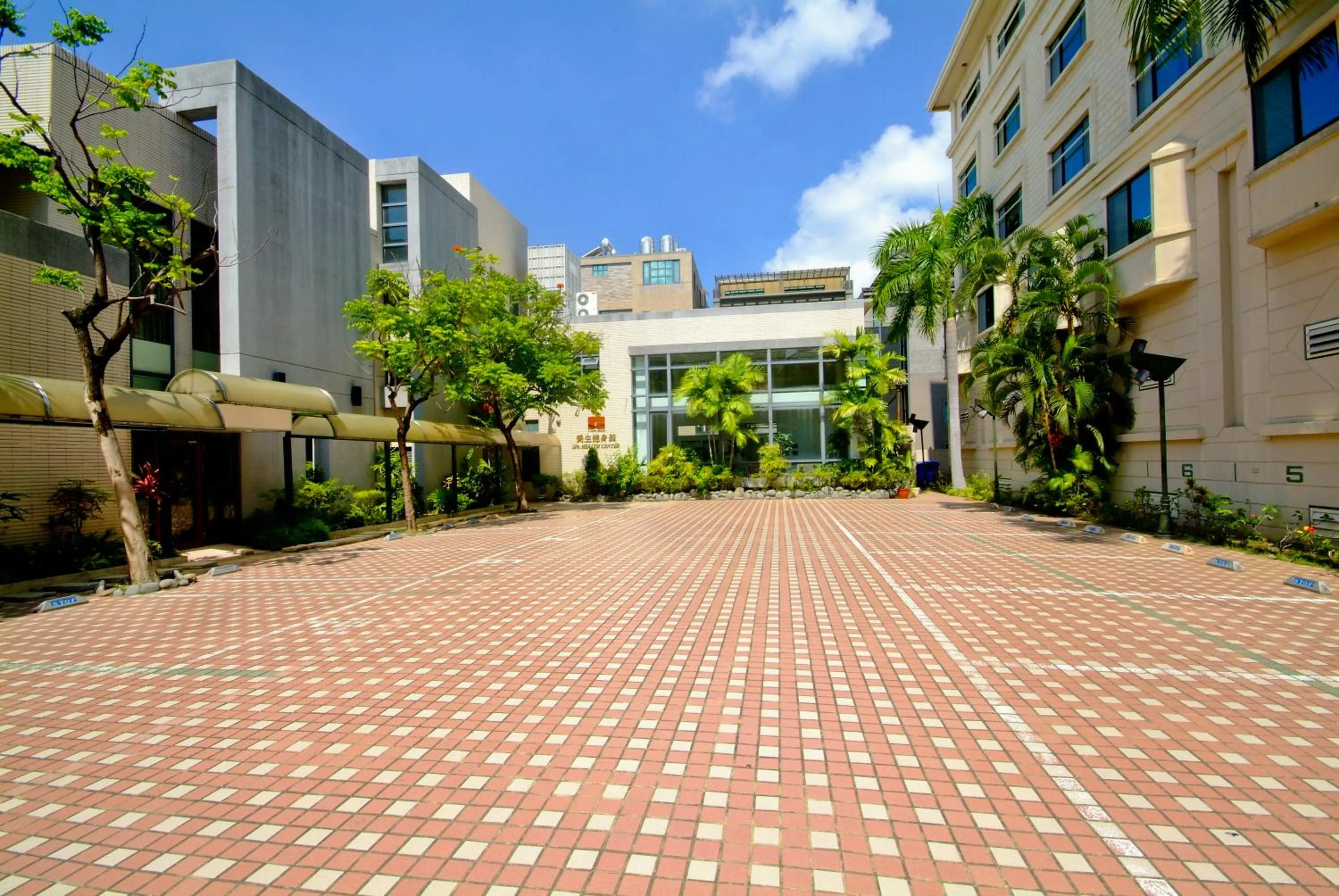 Area and facilities in F Hotel Tainan- Pet-friendly