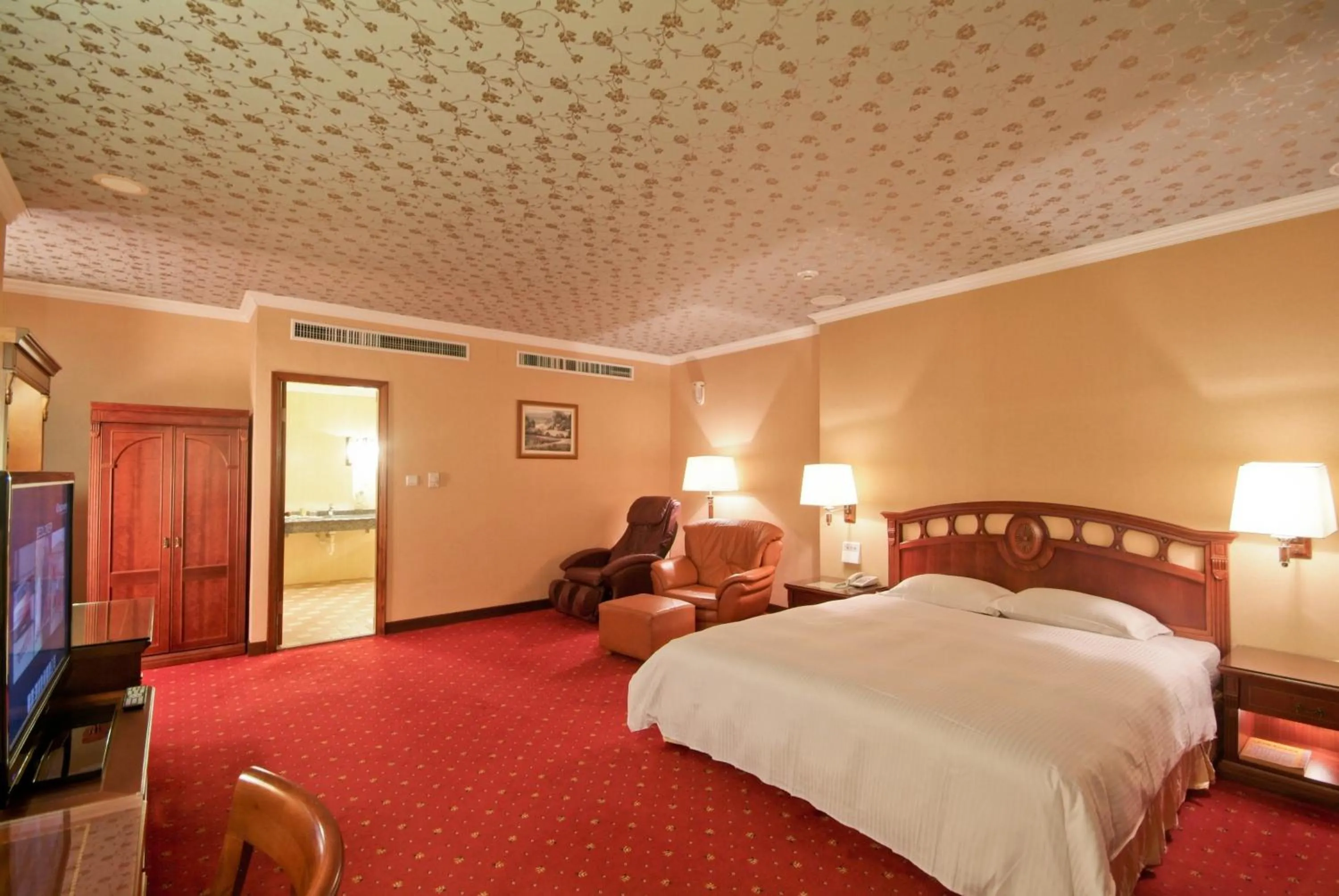 Bed in F Hotel Tainan- Pet-friendly