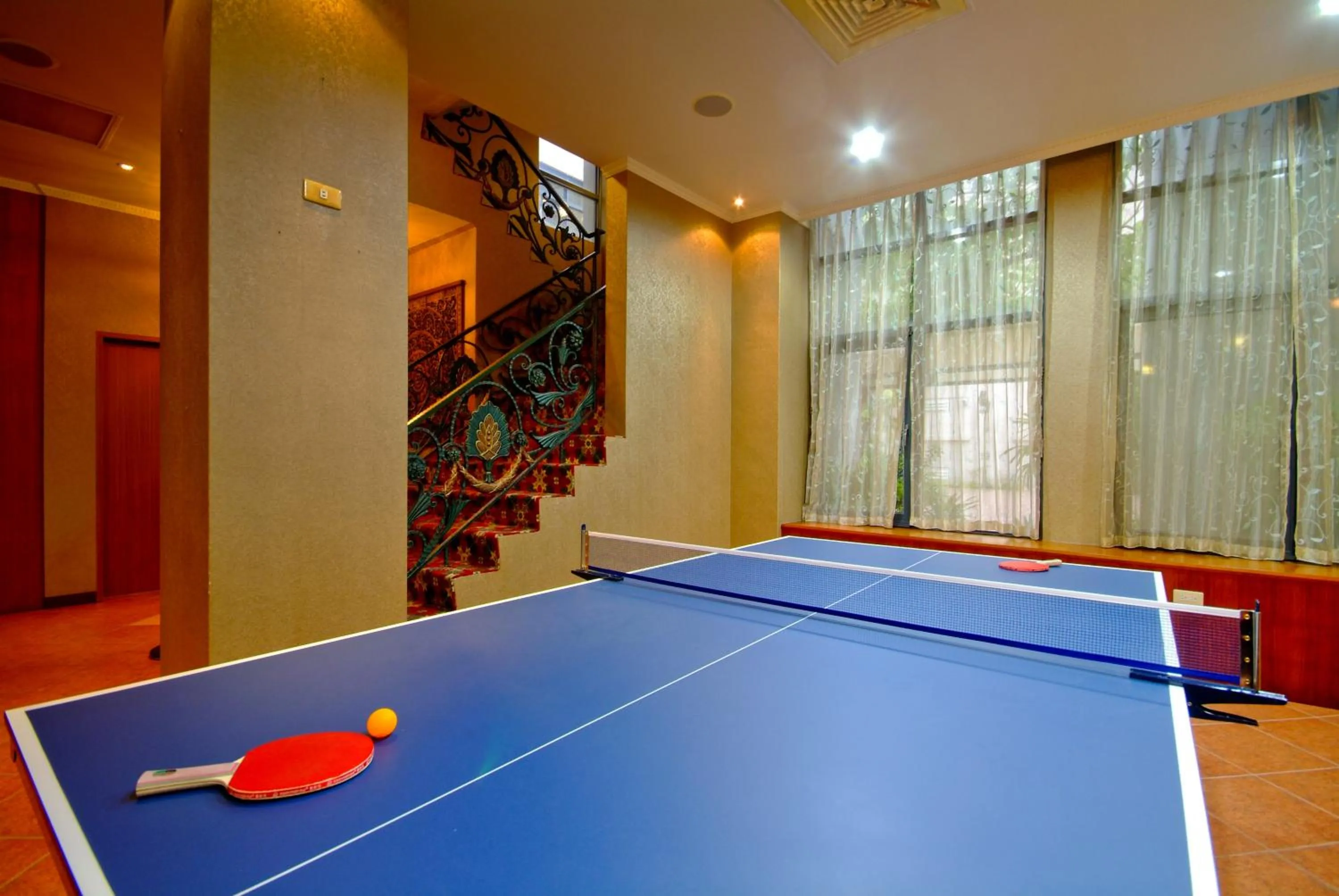 Table tennis in F Hotel Tainan- Pet-friendly