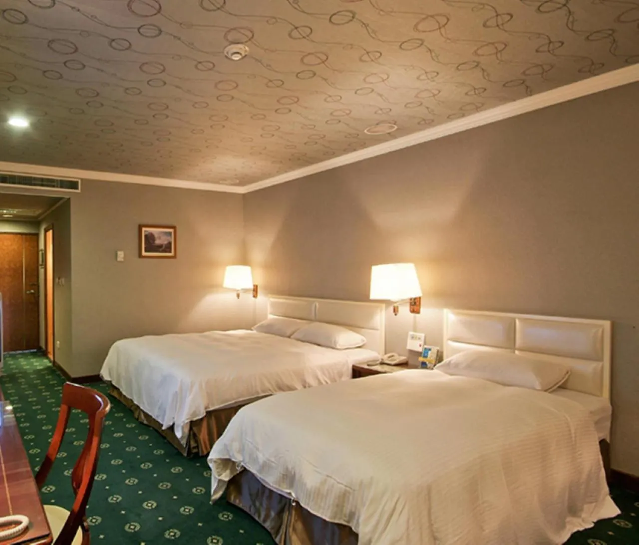 Bed in F Hotel Tainan- Pet-friendly