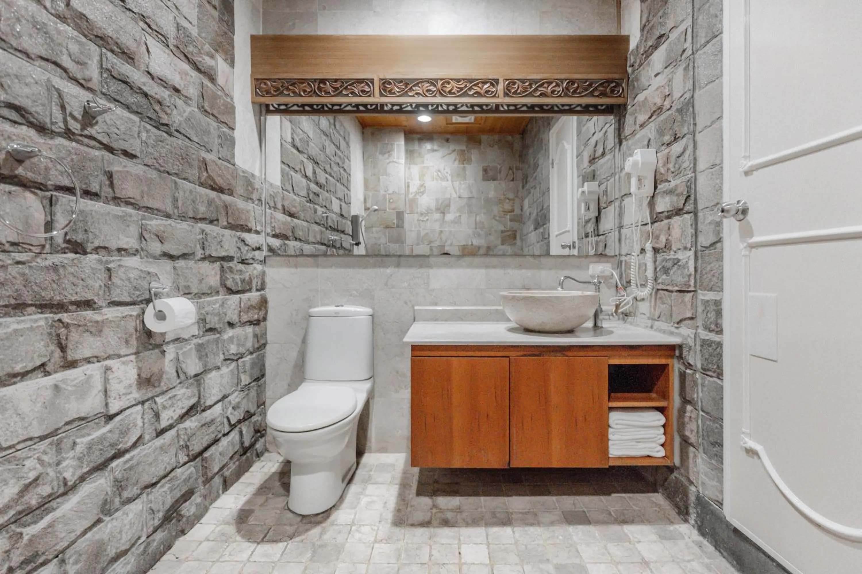 Bathroom in Golden Ocean Azure Hotel