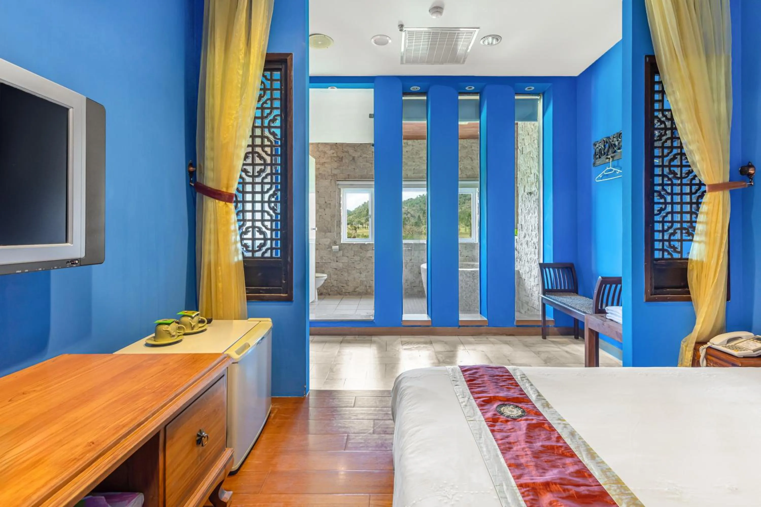 Photo of the whole room, Bed in Golden Ocean Azure Hotel