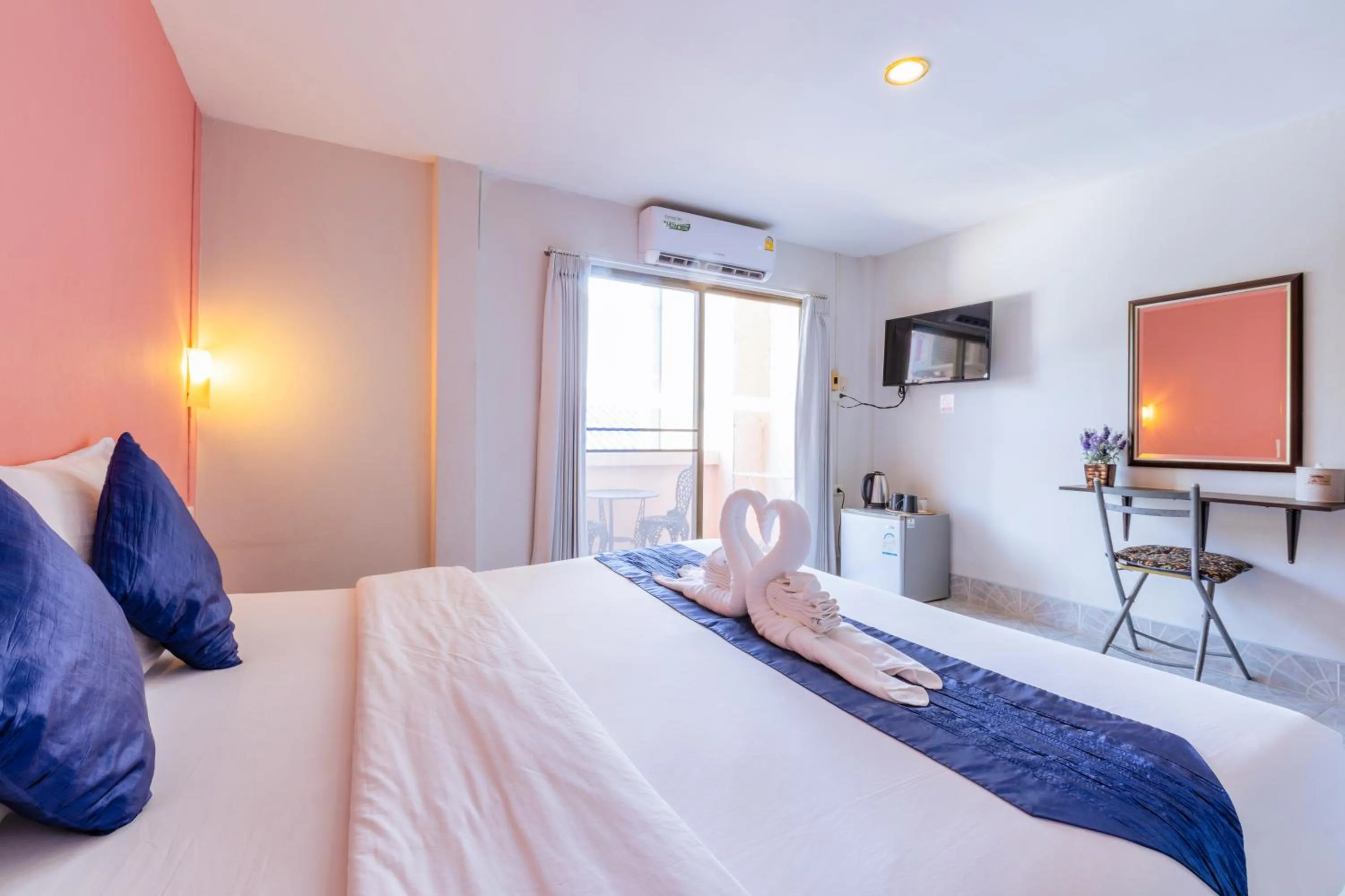 Bed in Hua Hin Star Hotel