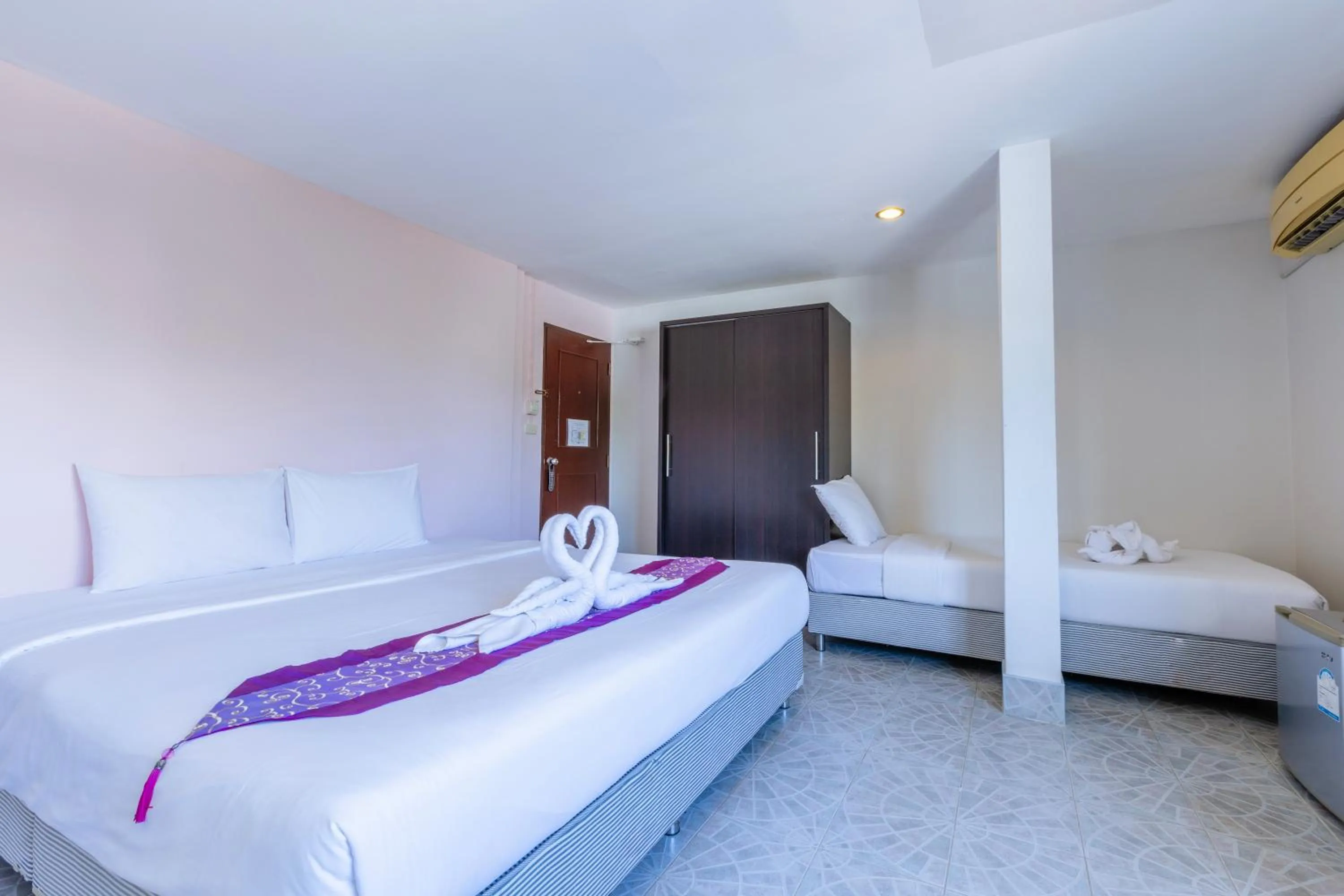 Bed in Hua Hin Star Hotel