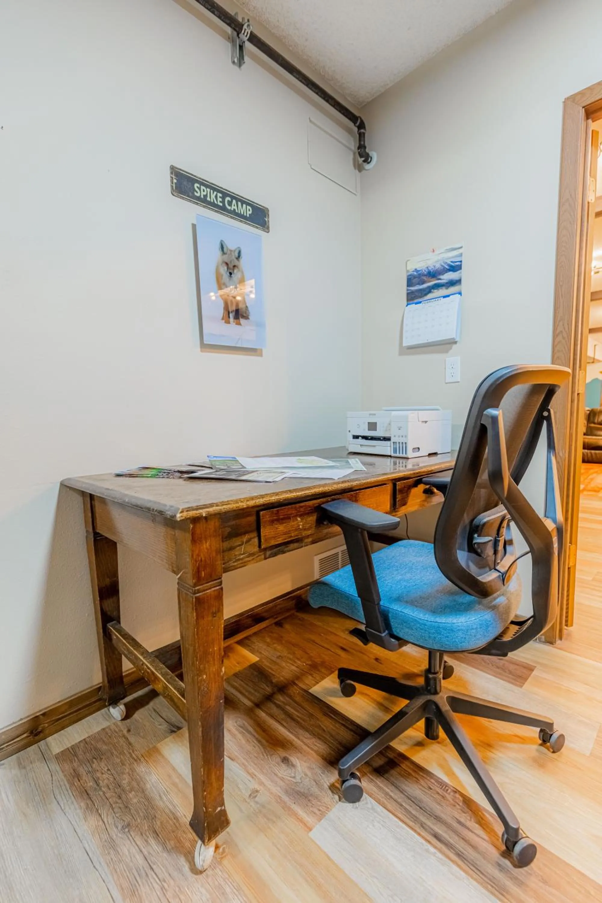 hair dresser in Pintler's Portal Hostel