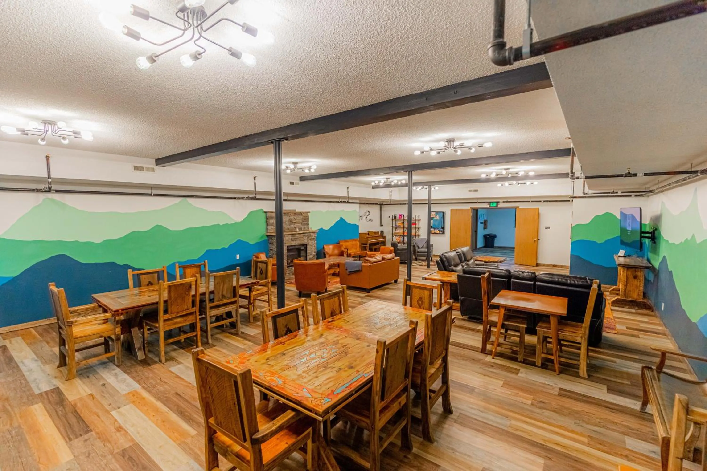 Property building in Pintler's Portal Hostel