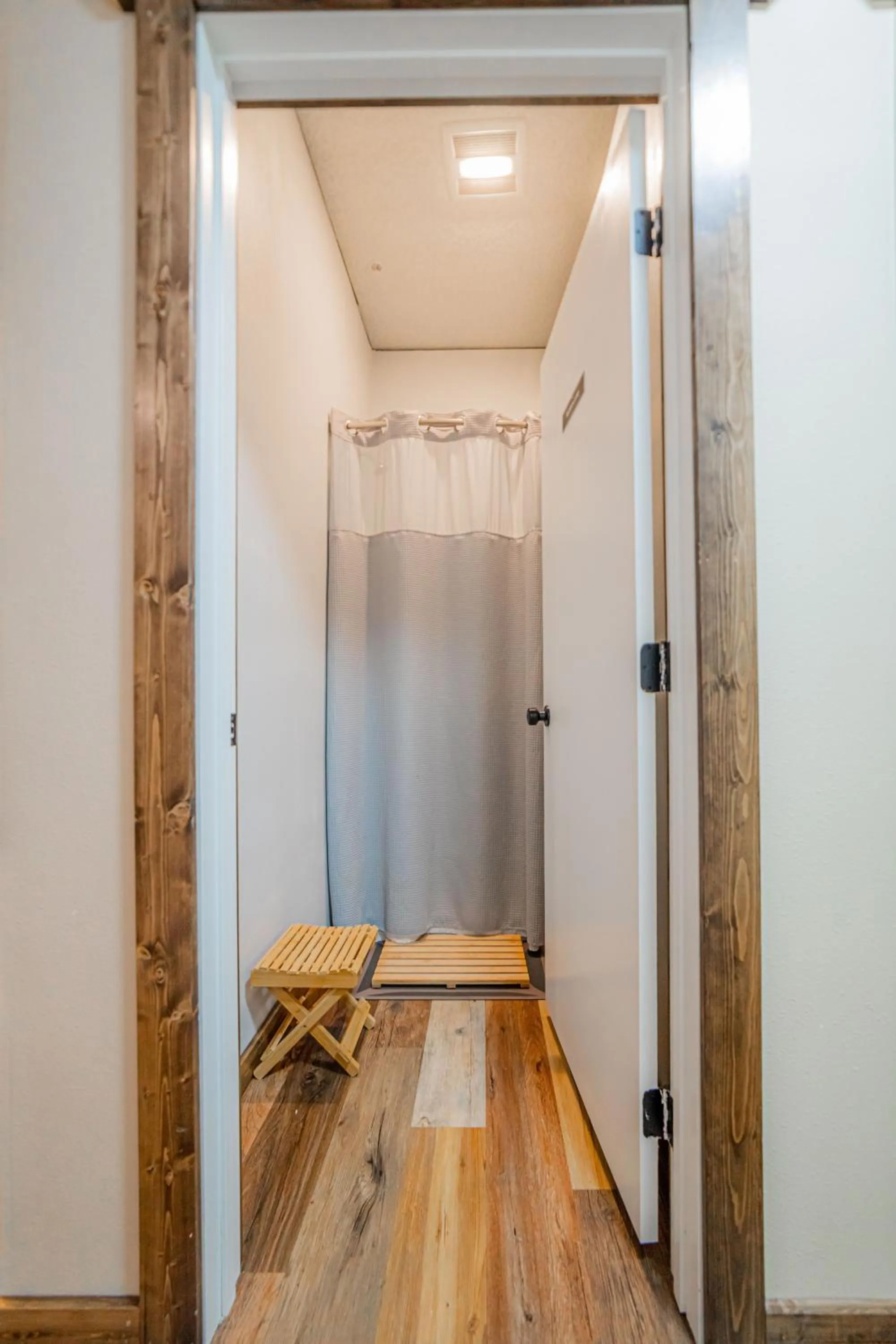 Shower in Pintler's Portal Hostel