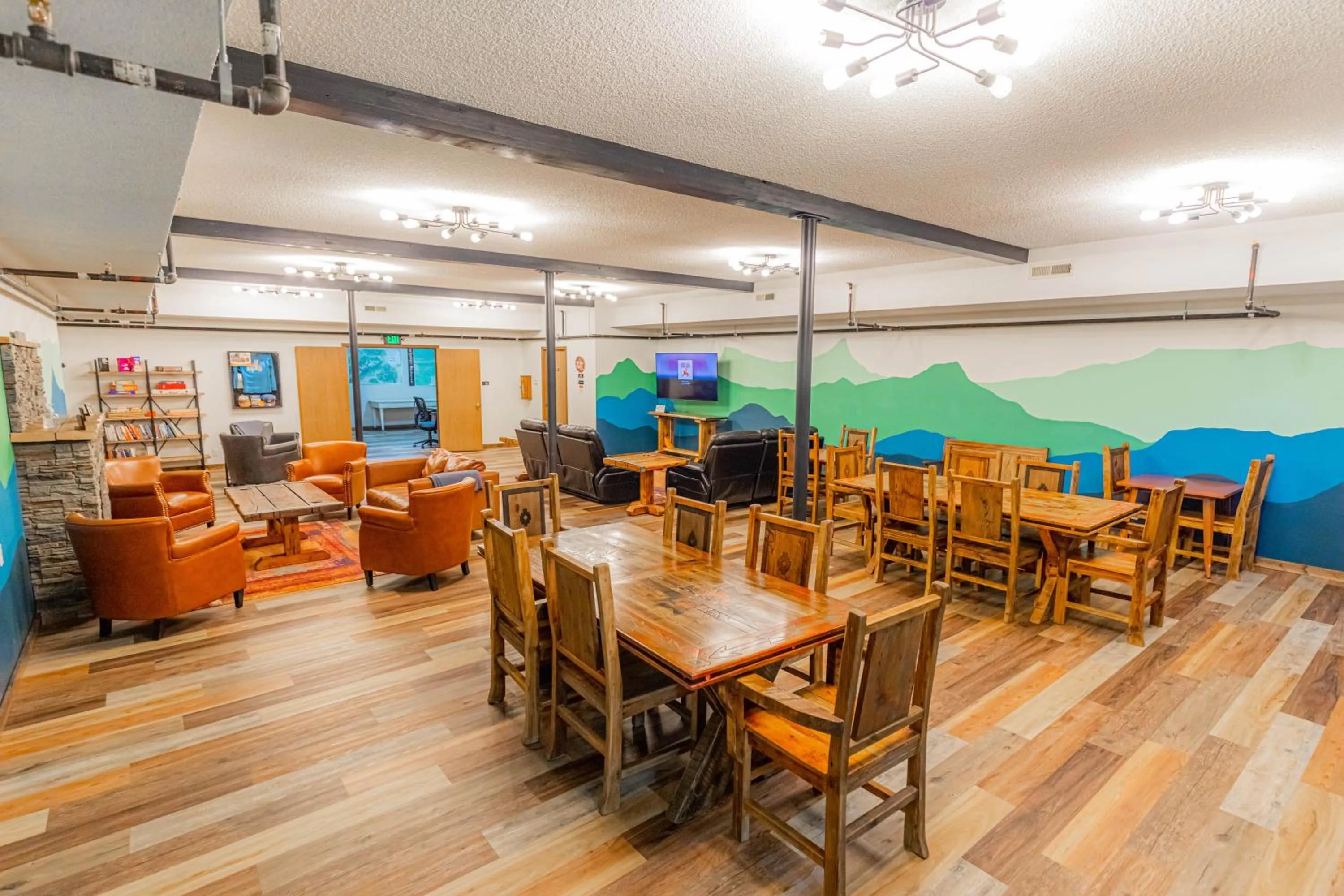 Property building in Pintler's Portal Hostel