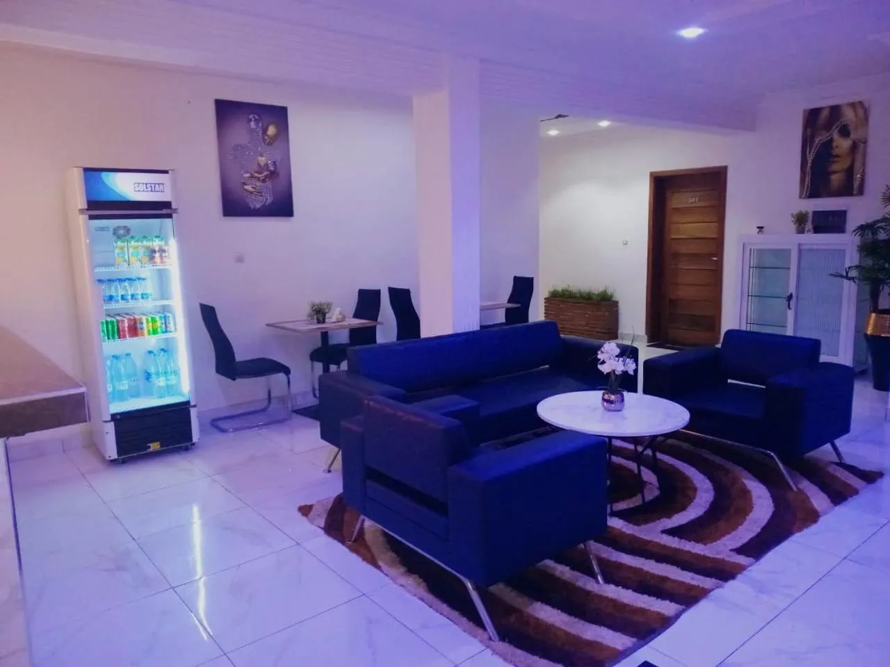 Living room in Bi-Hotel 1