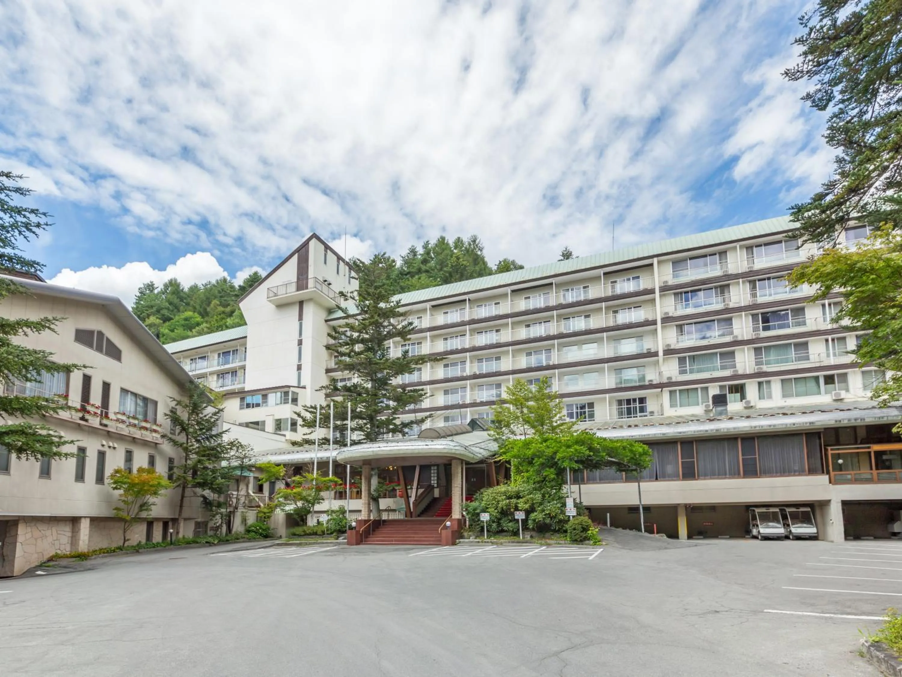 Property building in Tateshina Grand Hotel Takinoyu