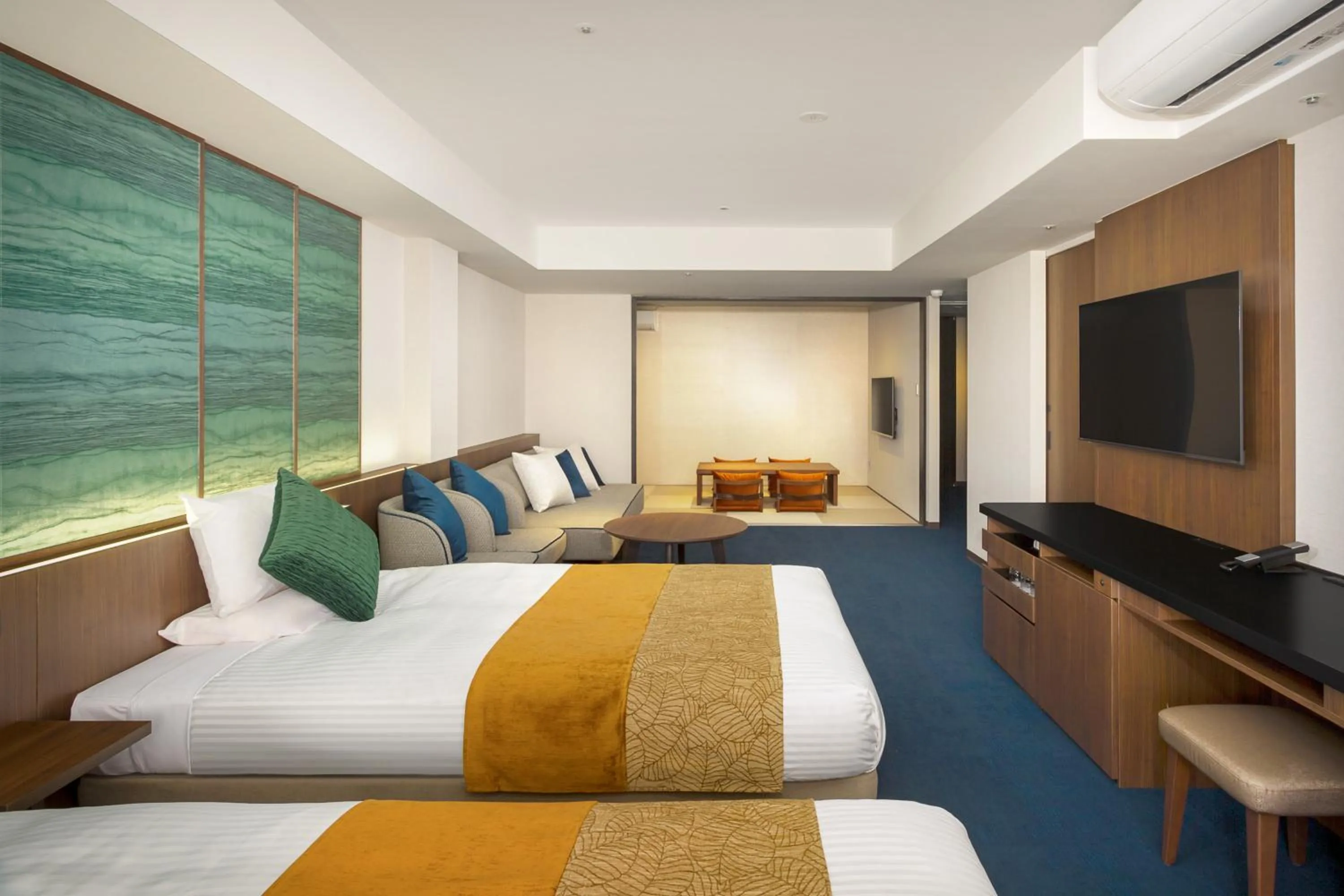 Photo of the whole room, Bed in Tateshina Grand Hotel Takinoyu