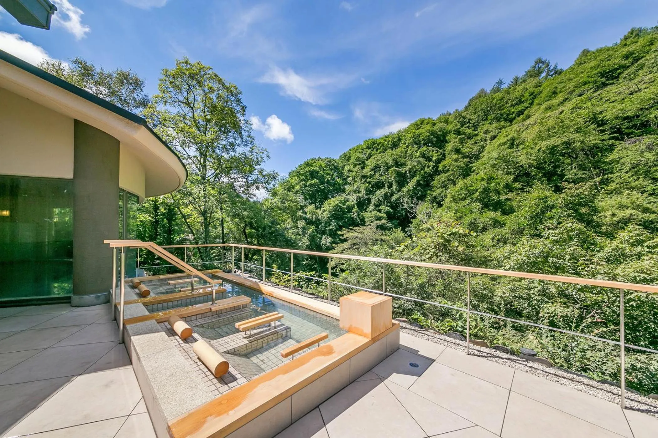 Hot Spring Bath in Tateshina Grand Hotel Takinoyu