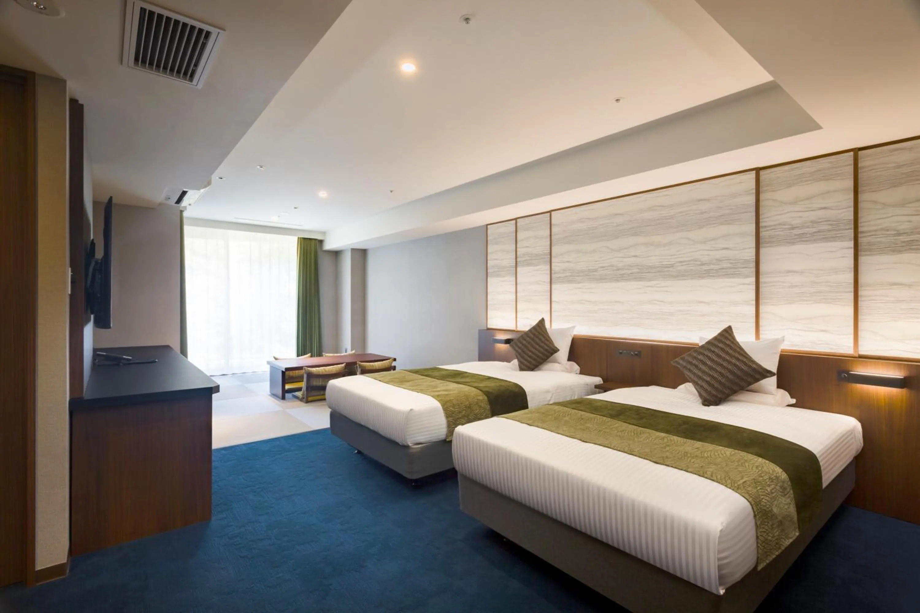 Photo of the whole room, Bed in Tateshina Grand Hotel Takinoyu