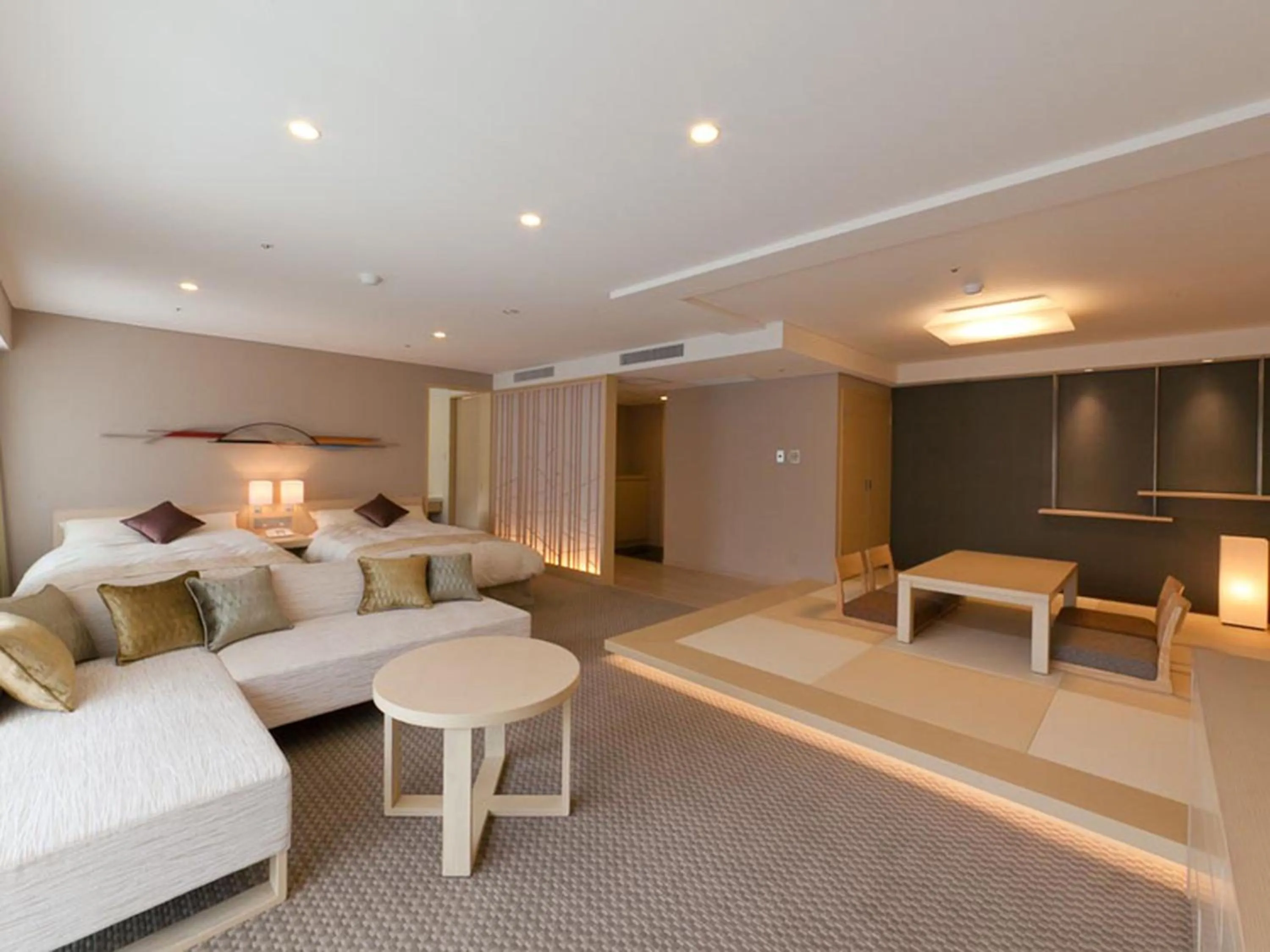 Photo of the whole room, Bed in Tateshina Grand Hotel Takinoyu