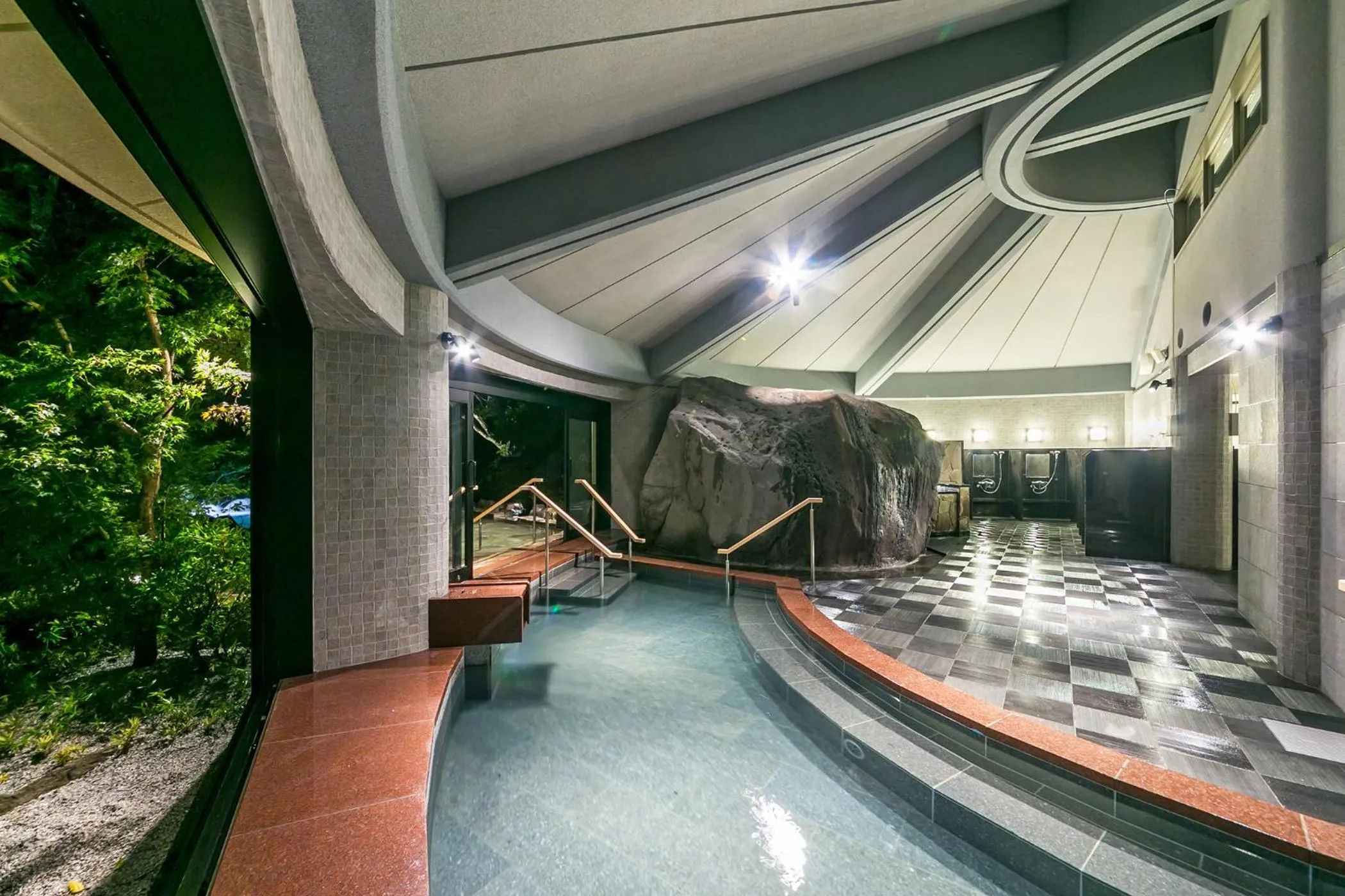 Hot Spring Bath in Tateshina Grand Hotel Takinoyu