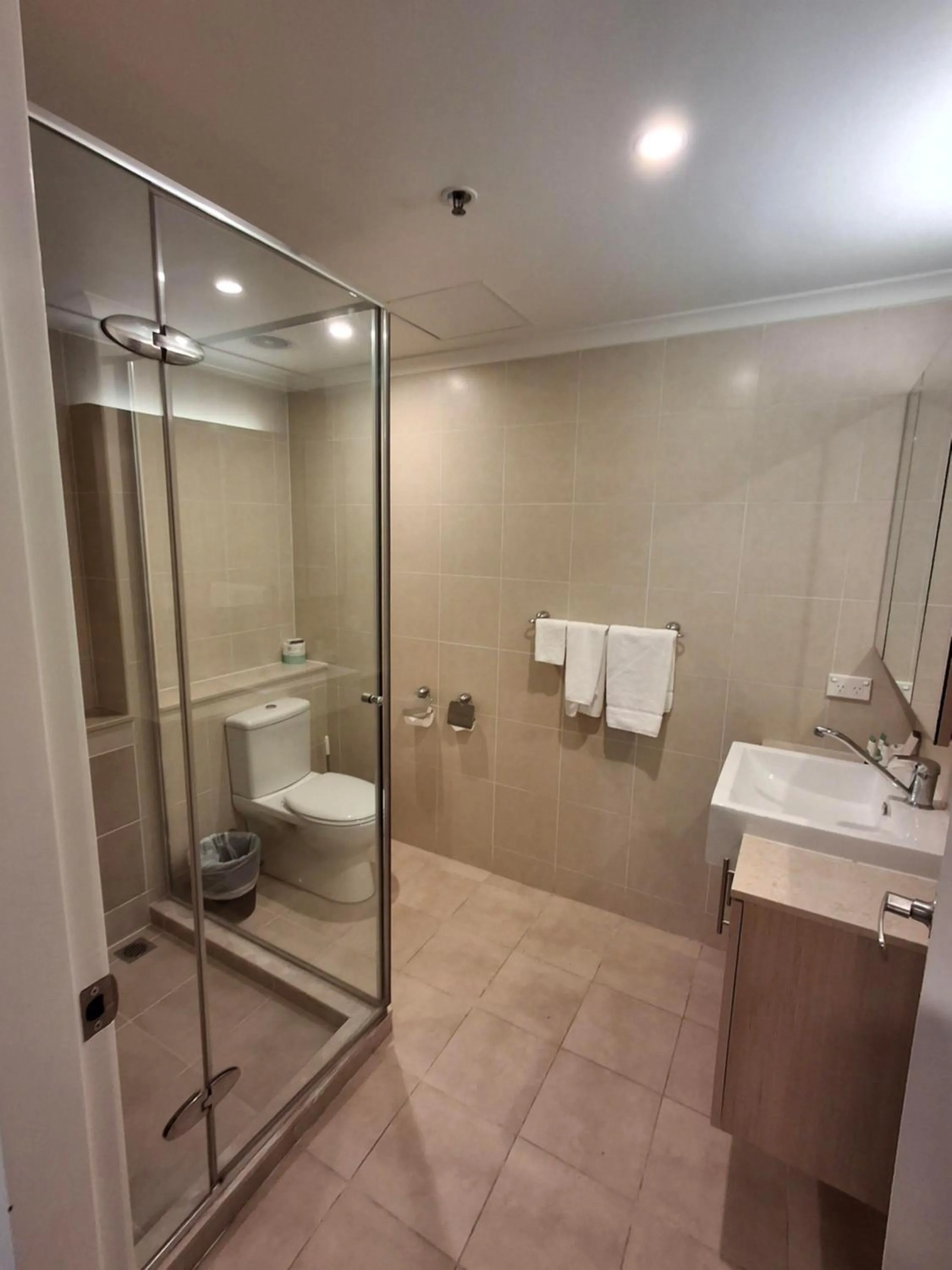 Bathroom in Newcastle Central Plaza Apartment Hotel Official