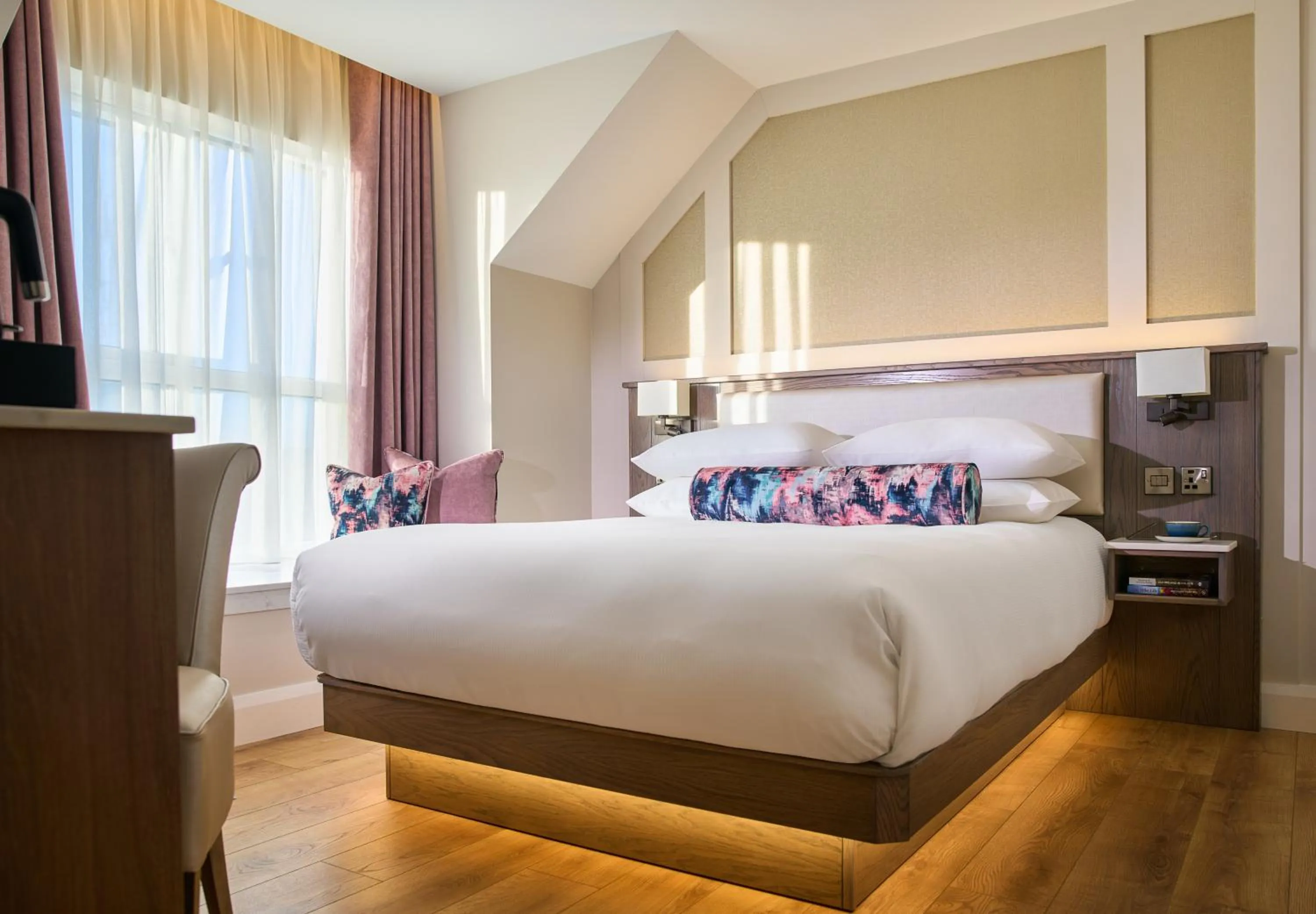 Photo of the whole room, Bed in The James Hotel